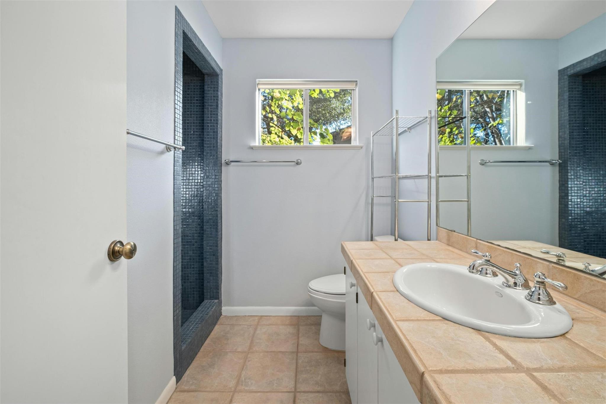 7110 Sungate Dr Property Photo 27