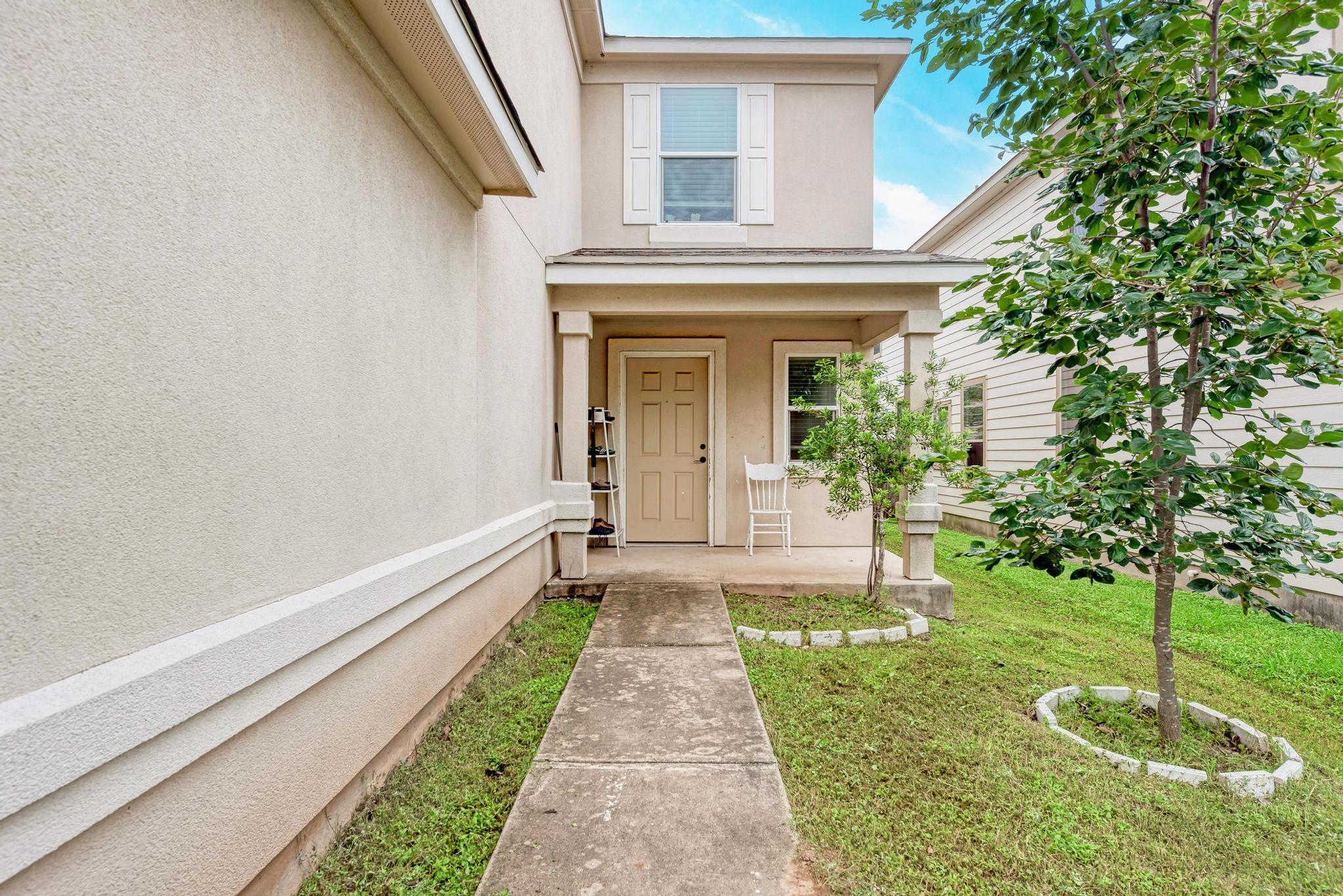 6512 Ladywell Ln Property Photo 3
