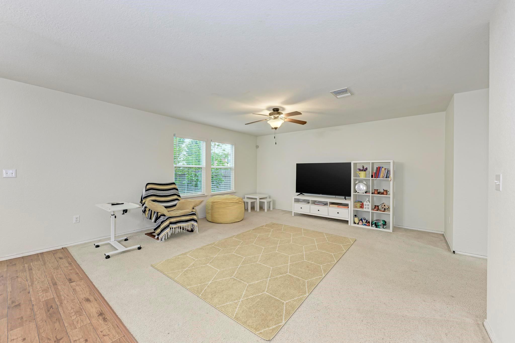6512 Ladywell Ln Property Photo 7