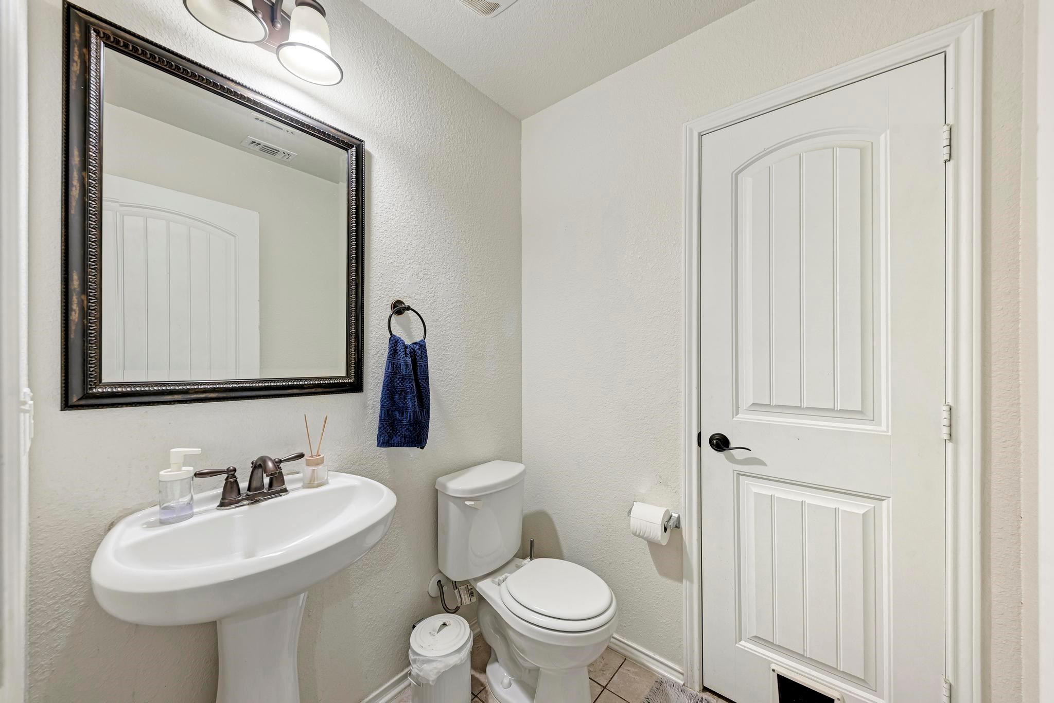 6512 Ladywell Ln Property Photo 16