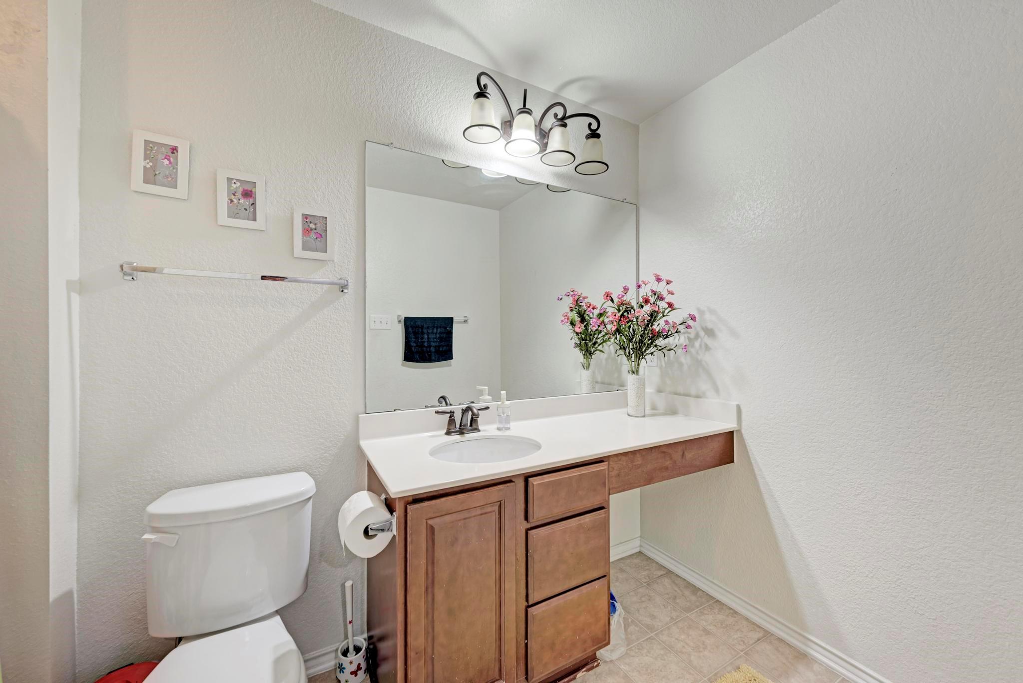 6512 Ladywell Ln Property Photo 24