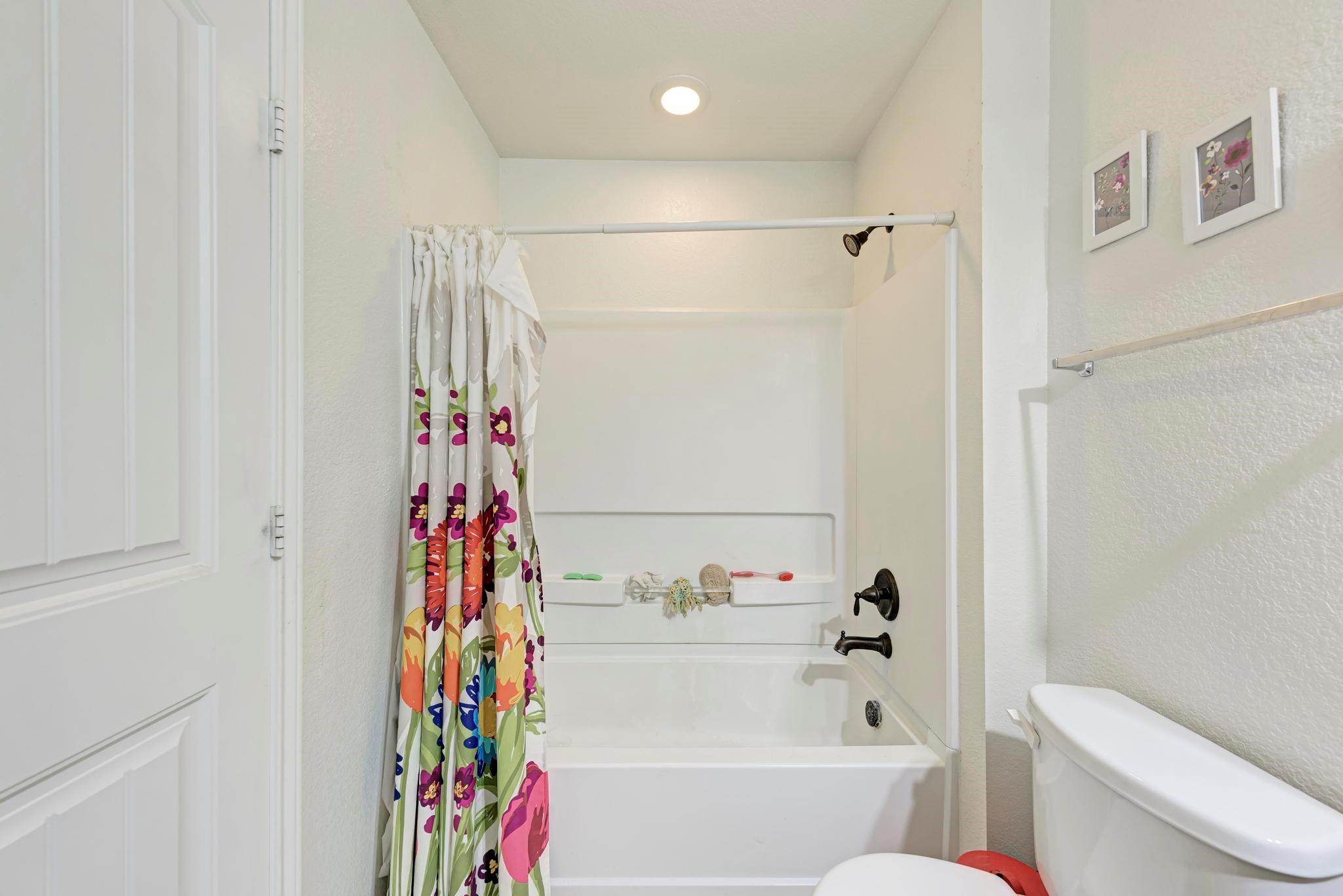 6512 Ladywell Ln Property Photo 25