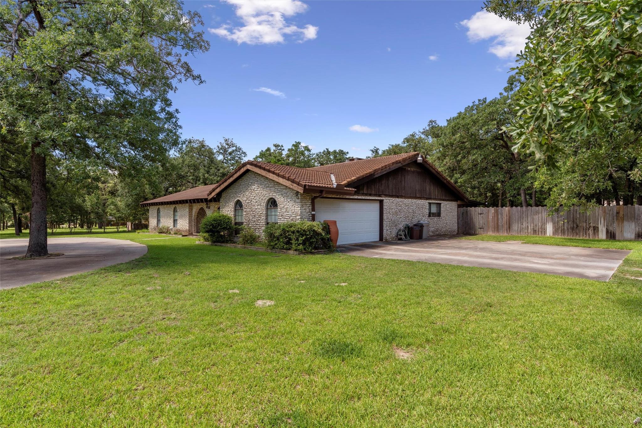 101 Sand Oak Property Photo 4