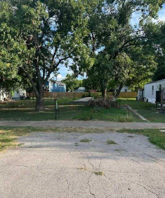 208 E Carrie Manor St Property Photo 2