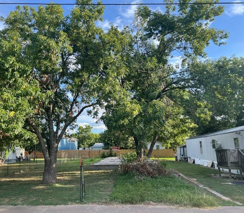 208 E Carrie Manor St Property Photo 8