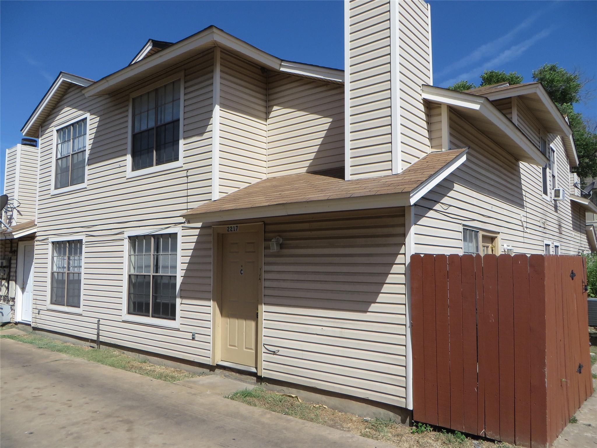 2217 Katy LN C Property Photo 1