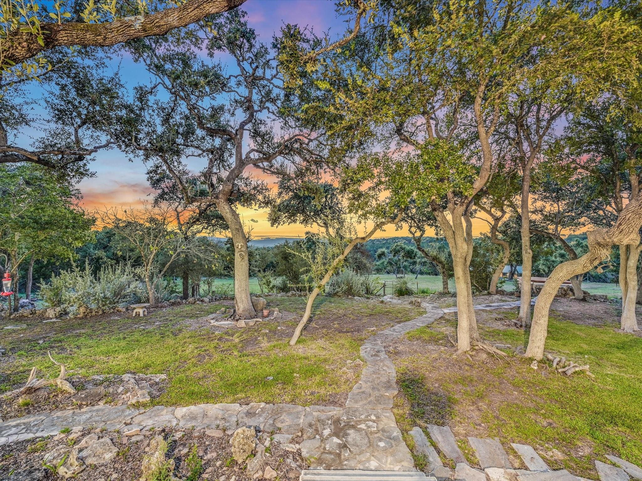 200 Lone Man Overlook Property Photo 34
