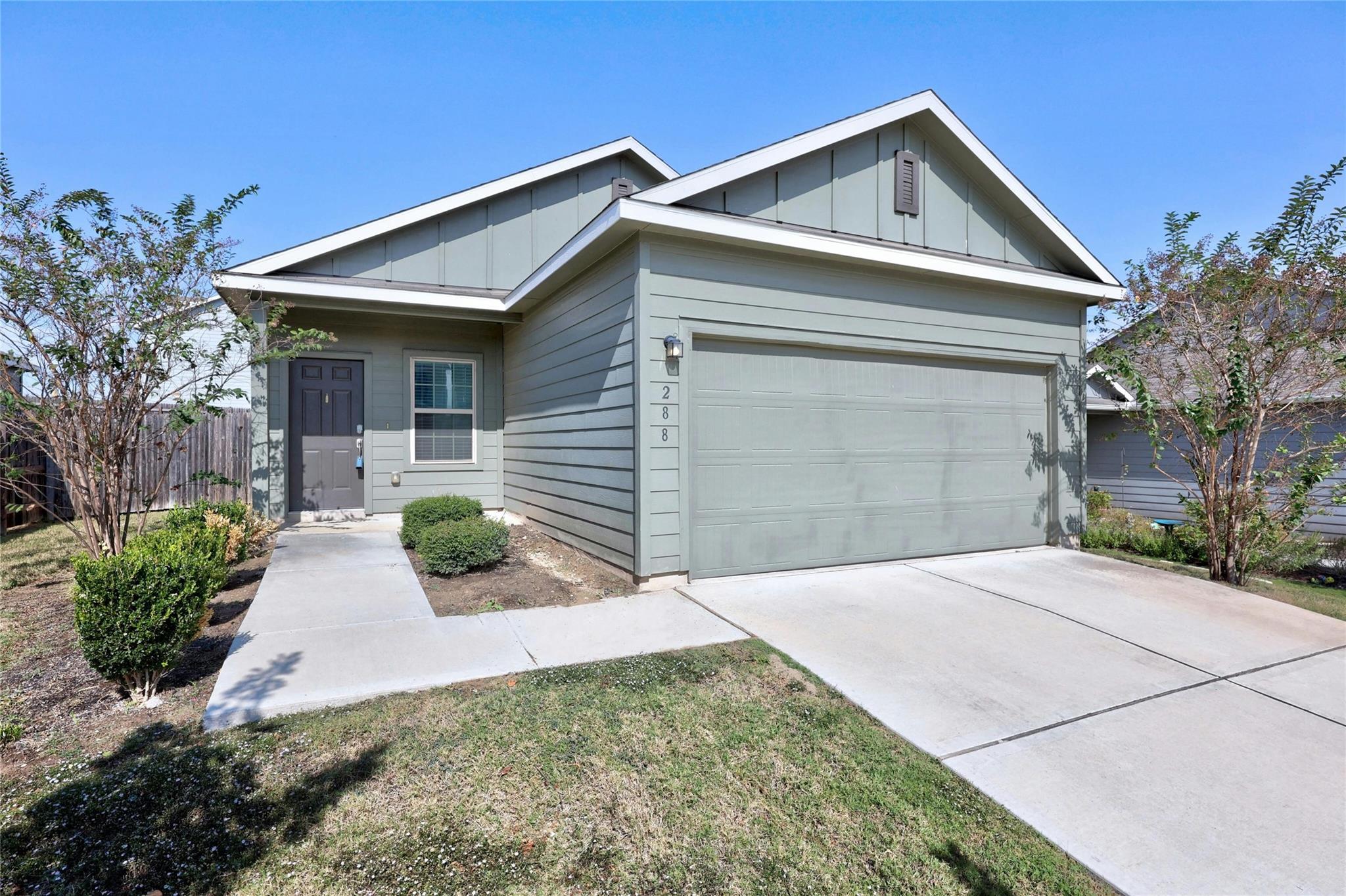 288 Emerald Green Trl Property Photo 3