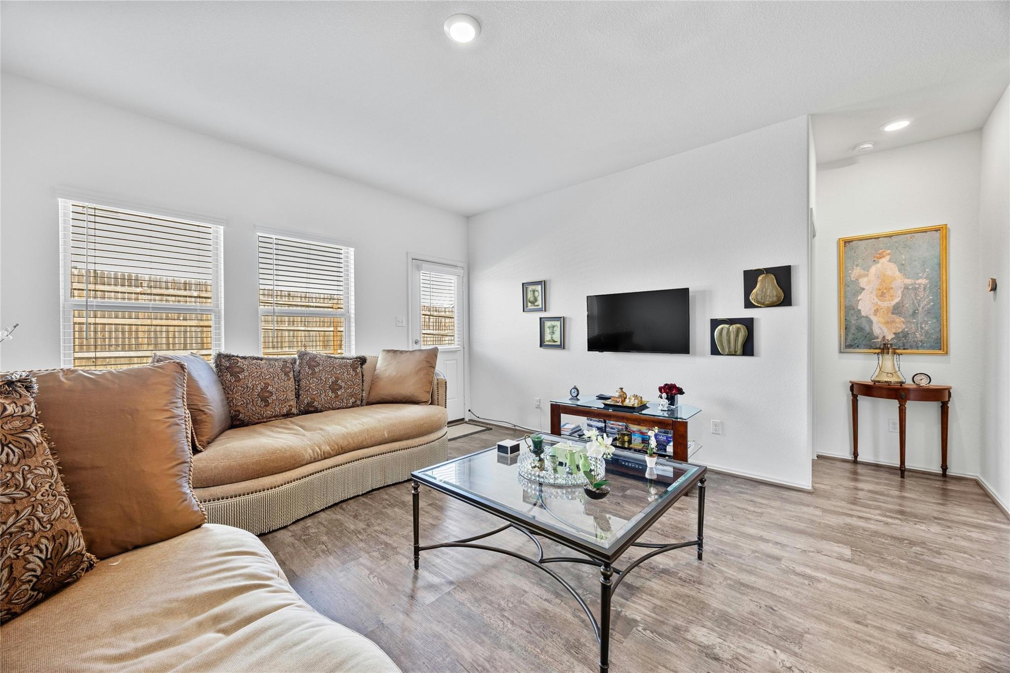 288 Emerald Green Trl Property Photo 6