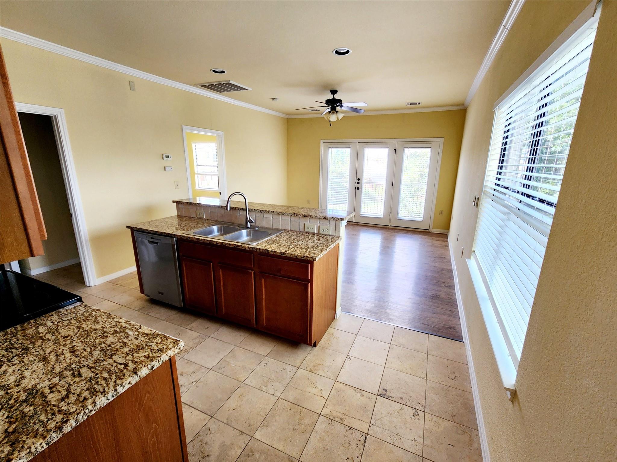 2101 Town Centre Dr 1408 Property Photo 7