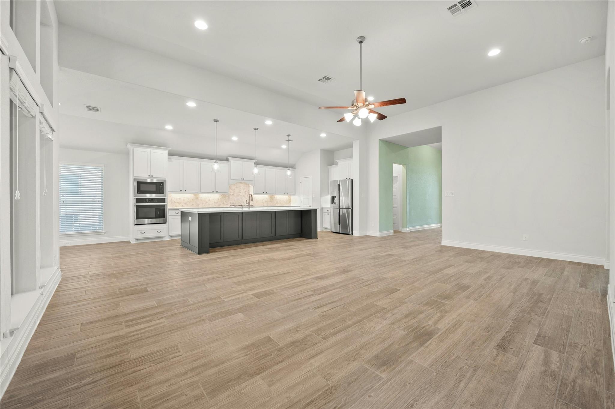 1925 Woolsey Way Property Photo 6