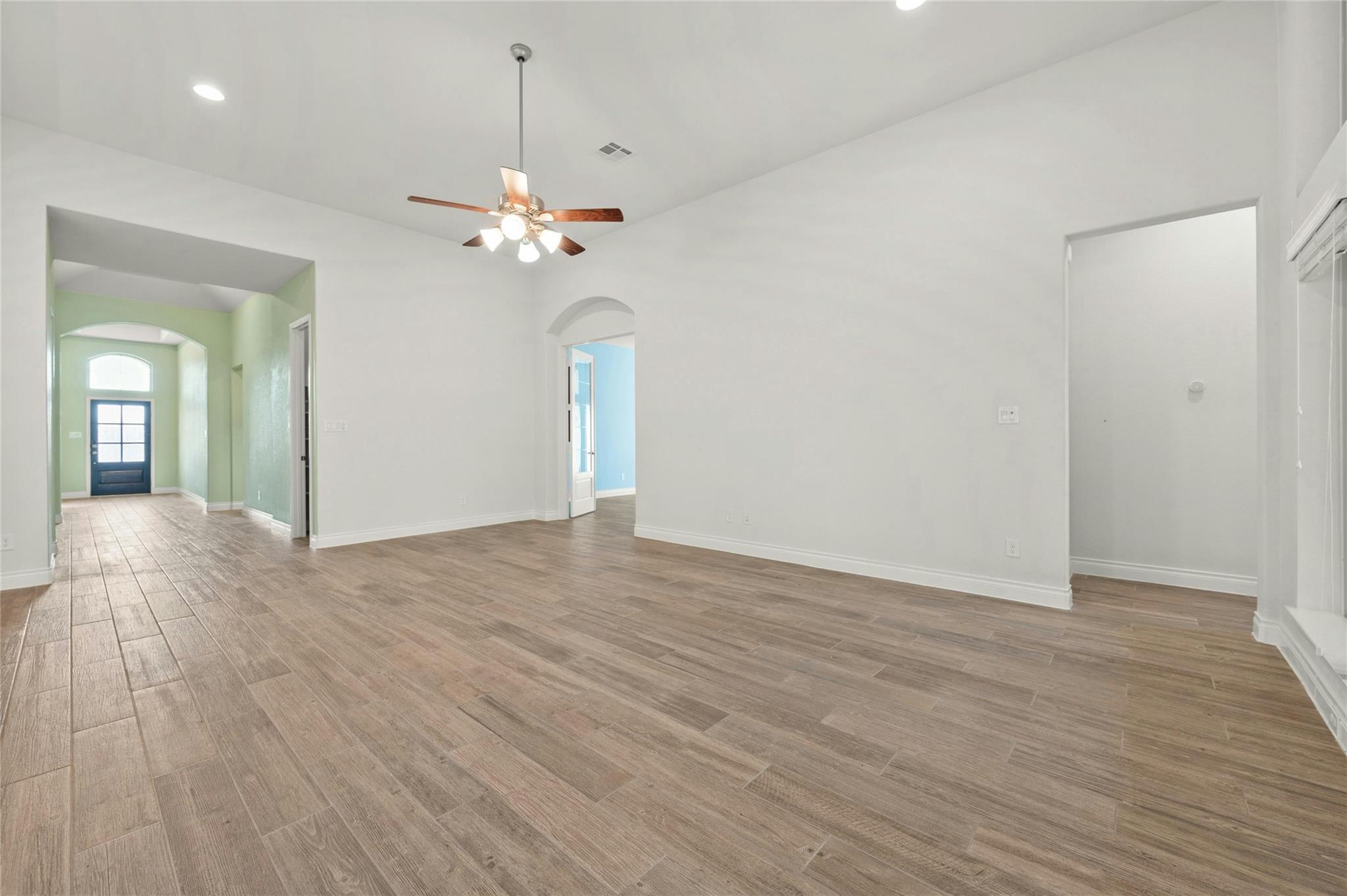 1925 Woolsey Way Property Photo 7