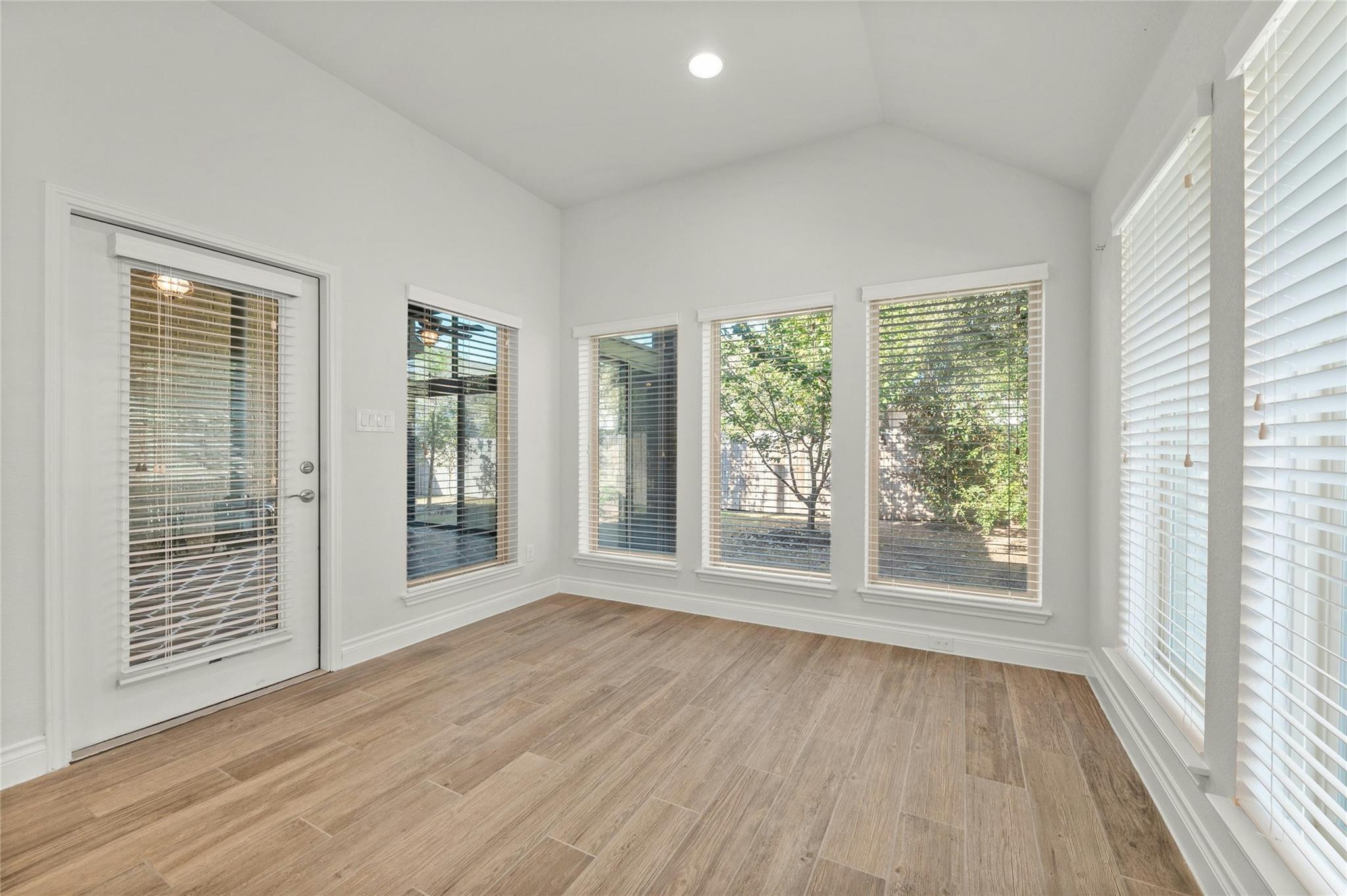 1925 Woolsey Way Property Photo 12