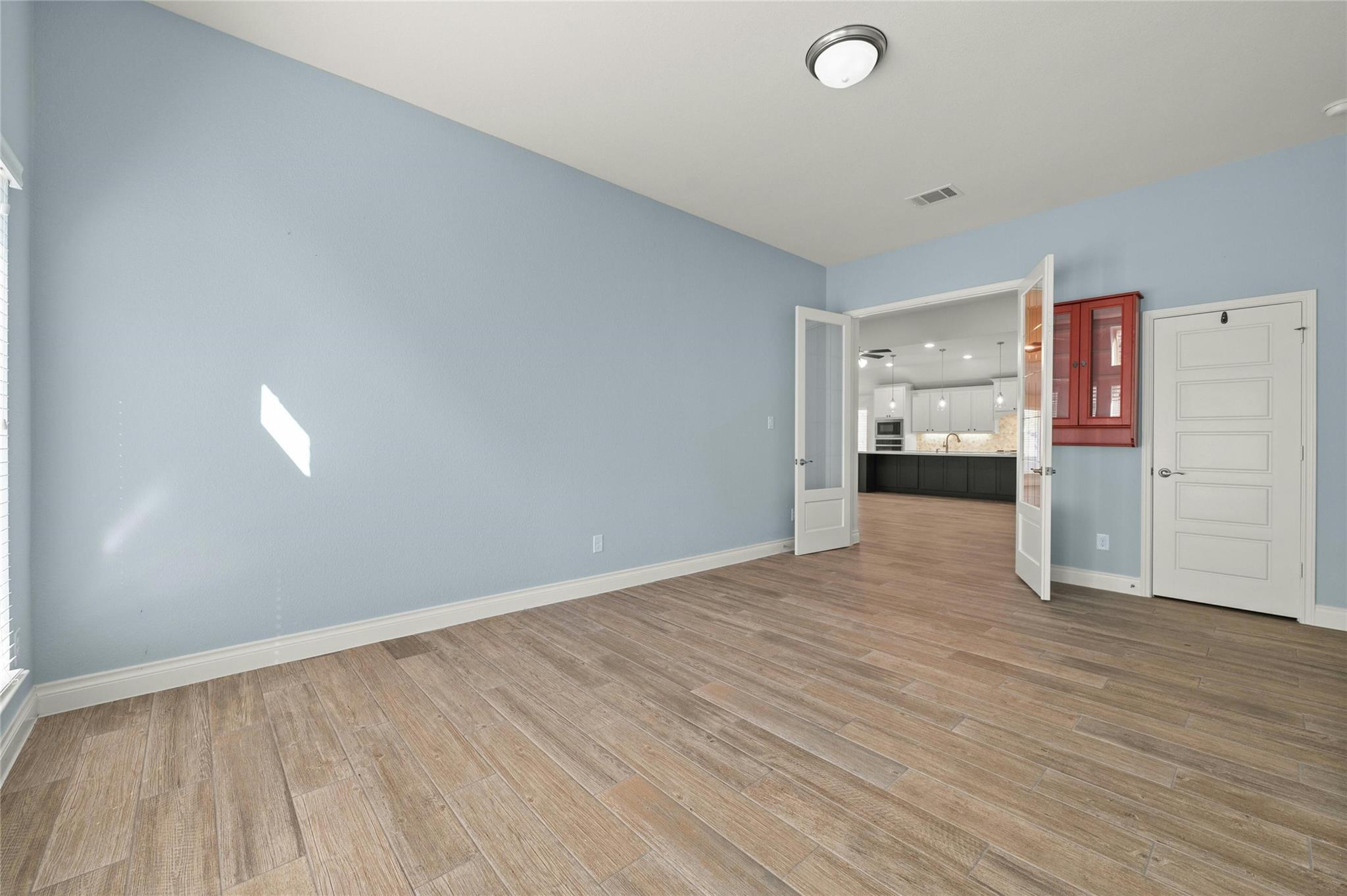 1925 Woolsey Way Property Photo 14