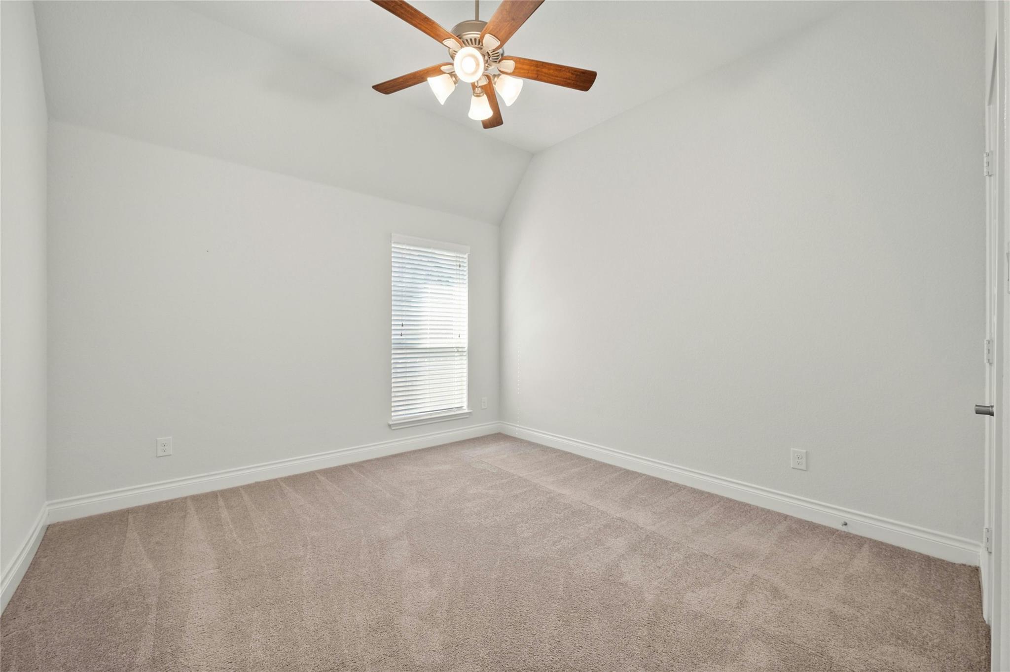 1925 Woolsey Way Property Photo 25