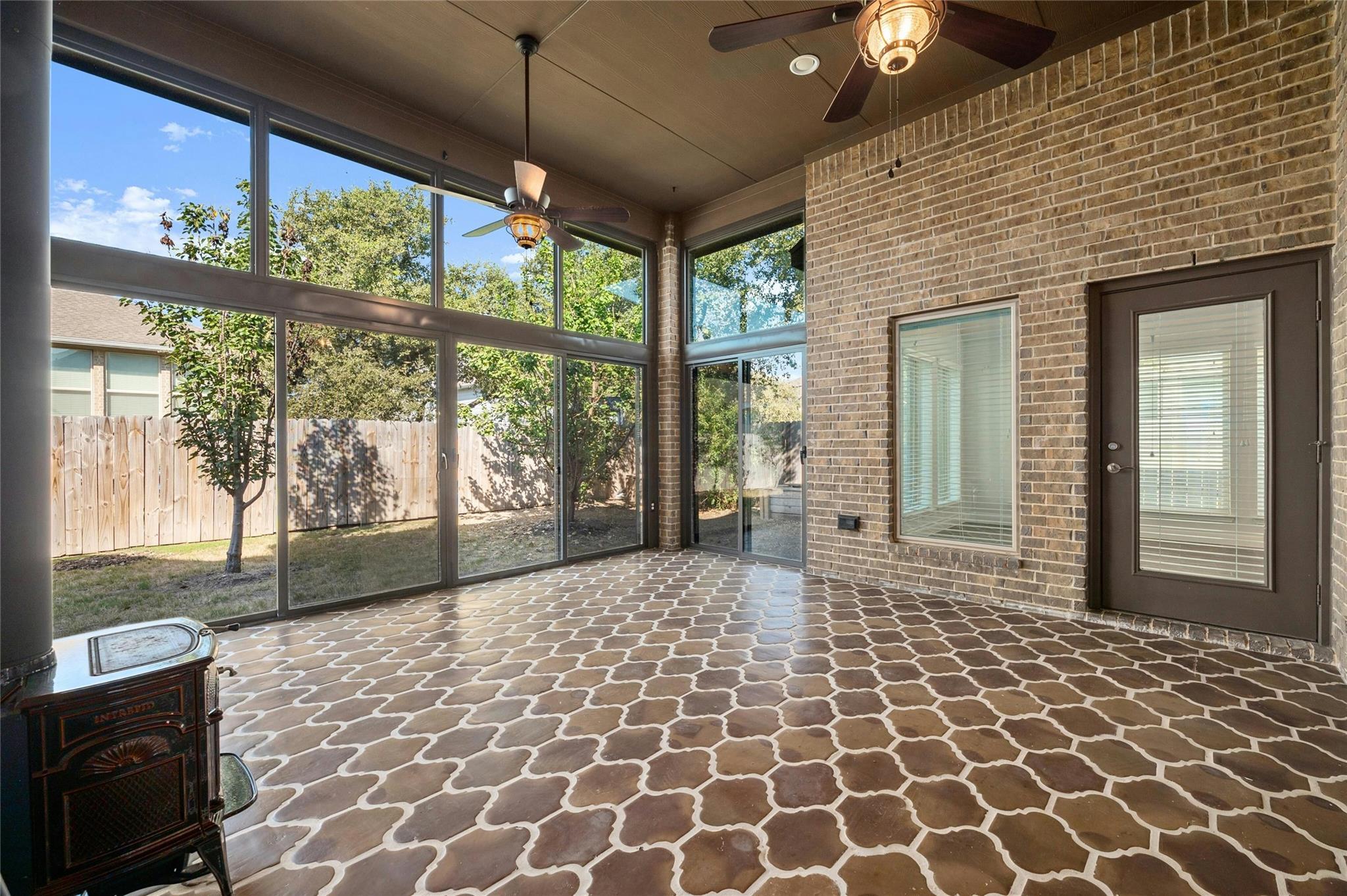 1925 Woolsey Way Property Photo 27