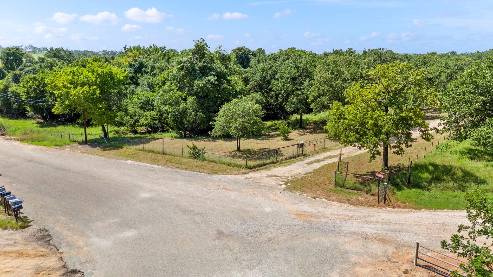 2474 Goehmann Ln Property Photo 4