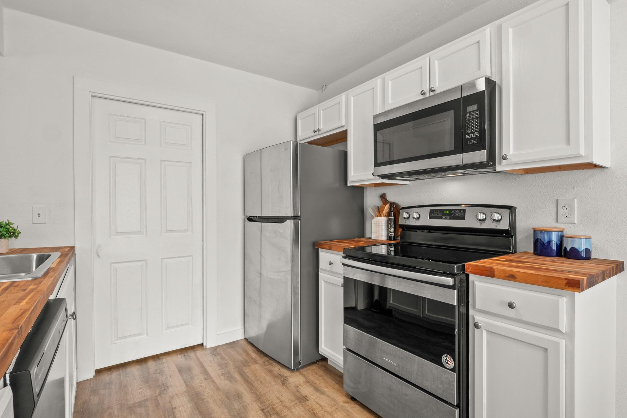 5616 Emerald Forest Dr 101 Property Photo 7