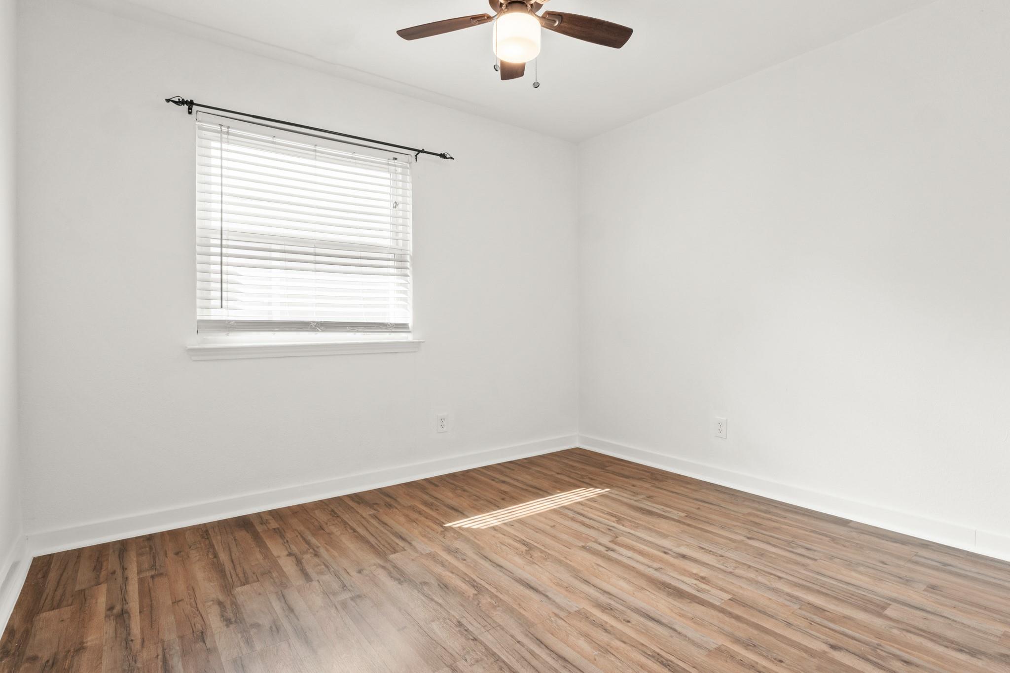 5616 Emerald Forest Dr 101 Property Photo 26