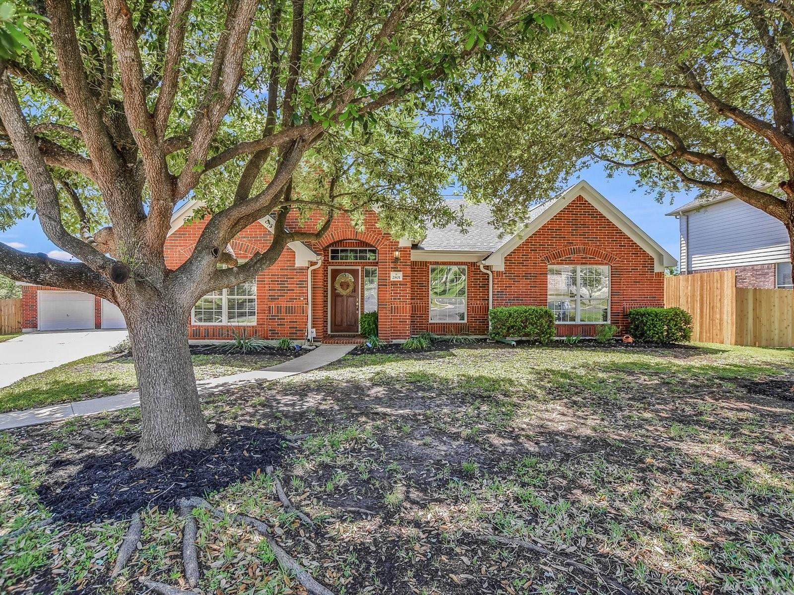 2801 Cavern Mist Ln Property Photo 2