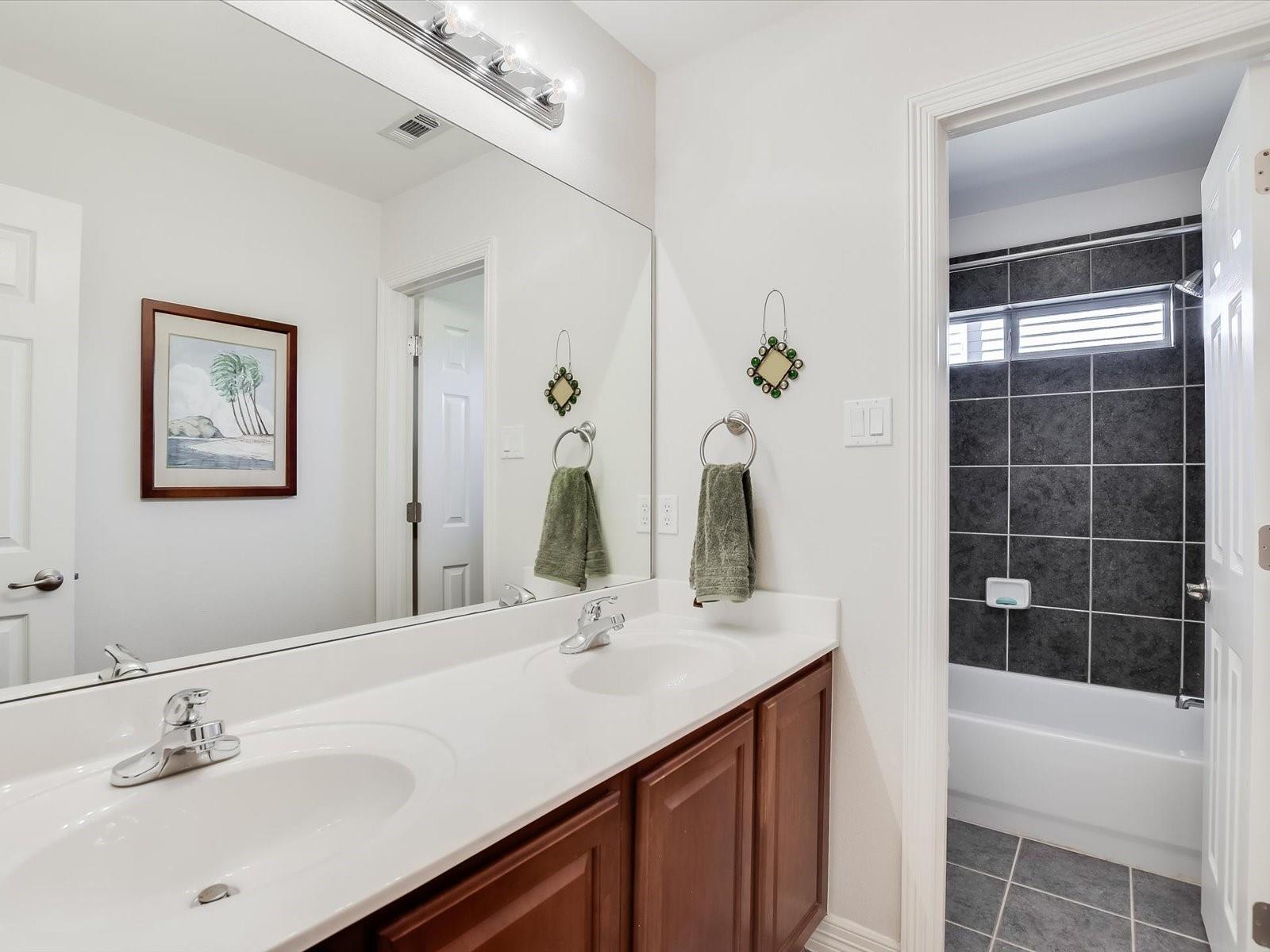 2801 Cavern Mist Ln Property Photo 16