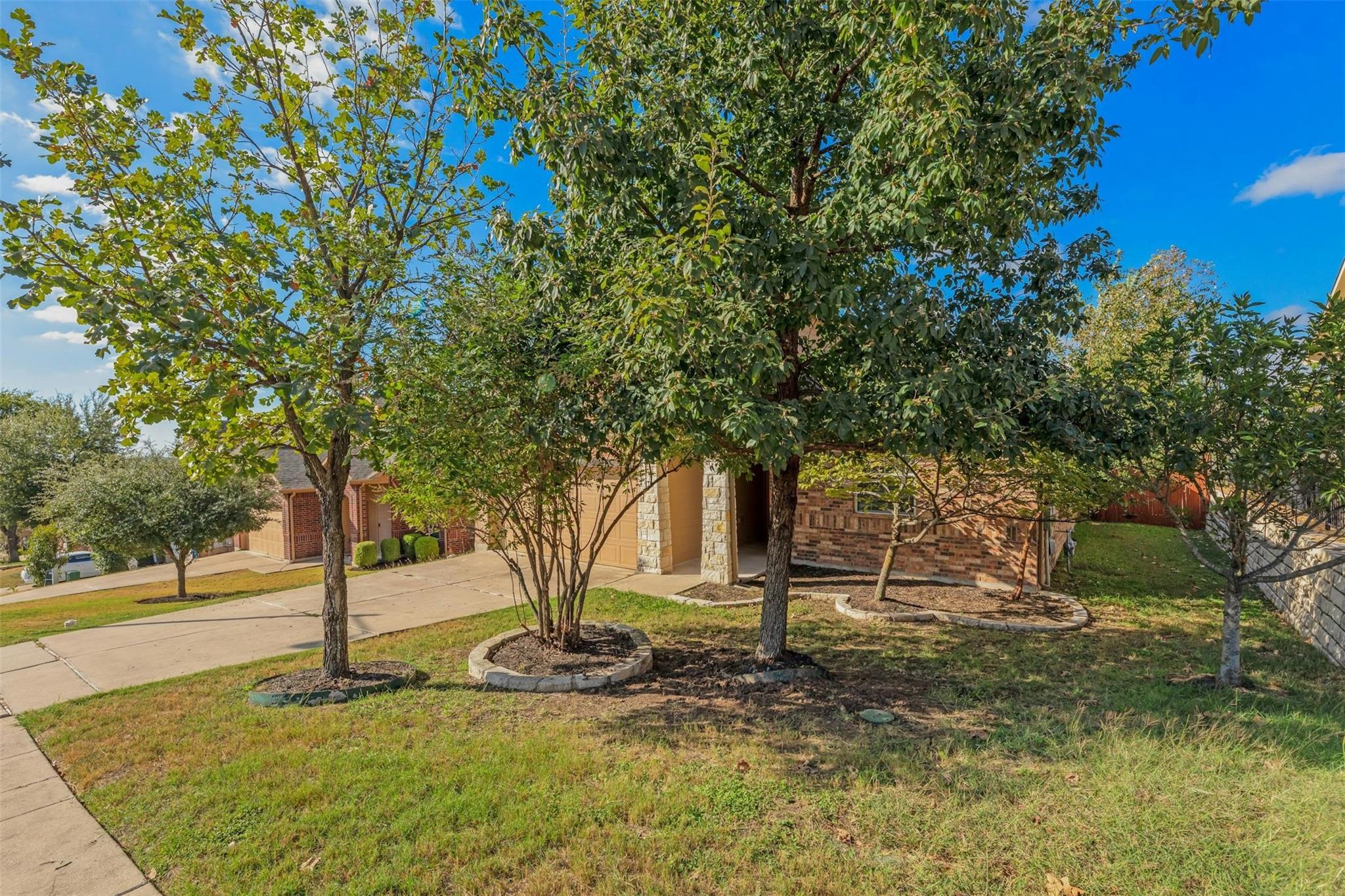 3632 Short Horn Ln Property Photo 3