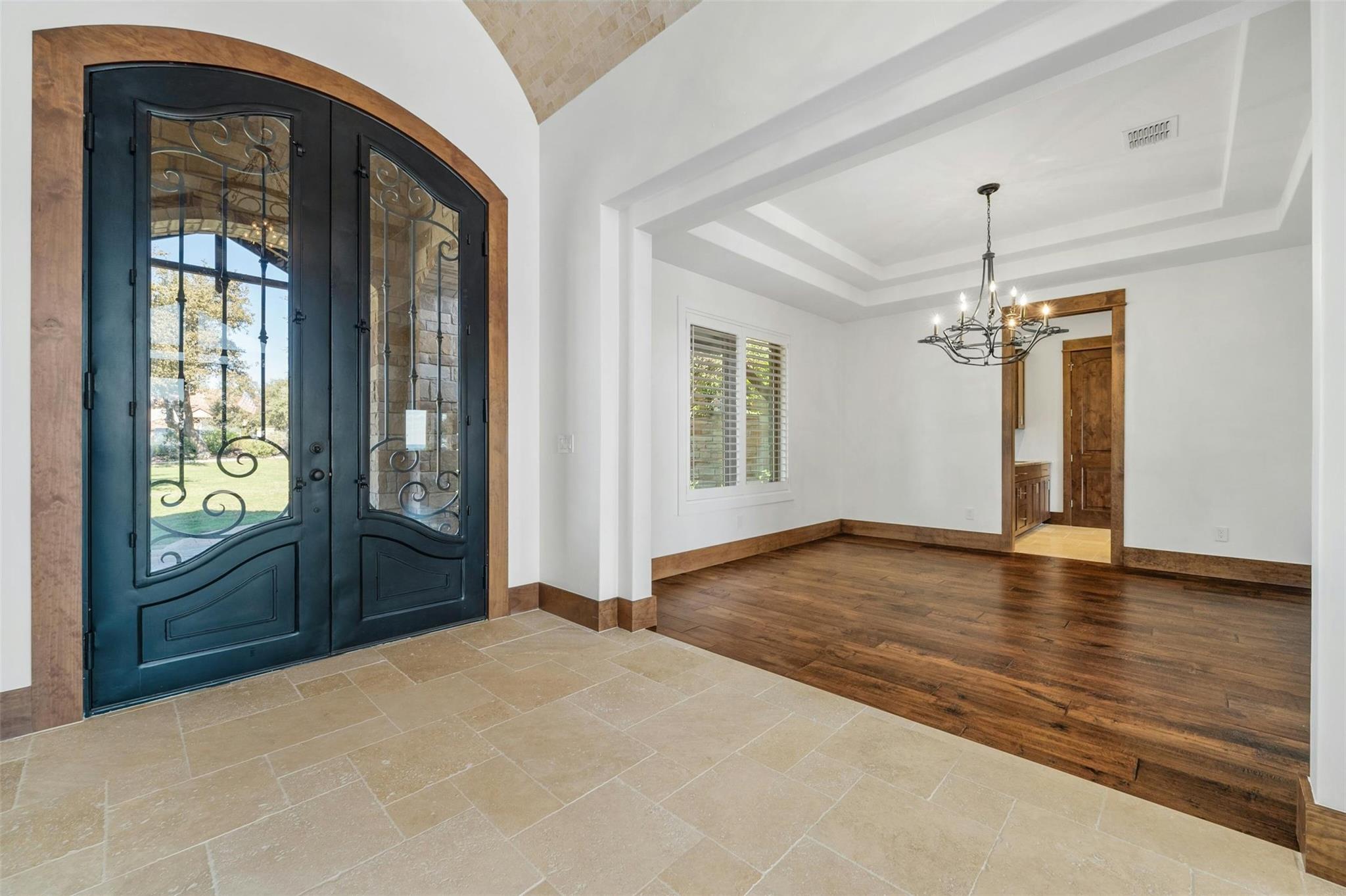 8040 Carlton Ridge Cv Property Photo 3