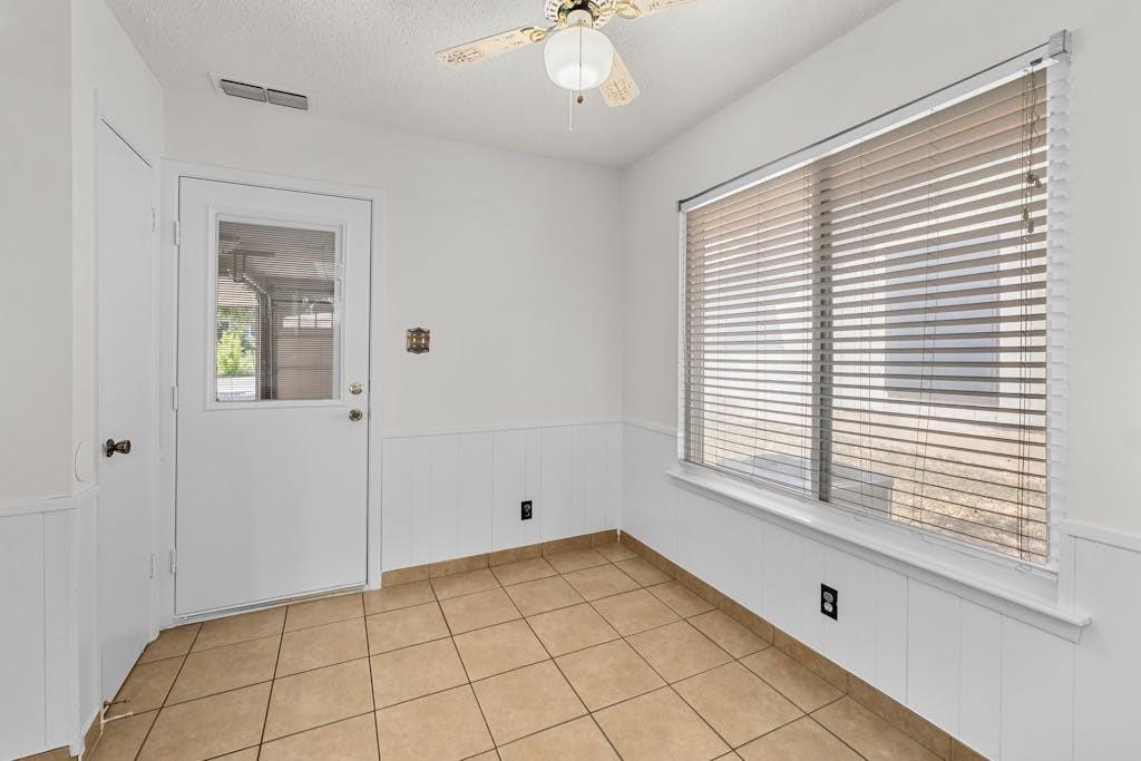 914 Speer Ln Property Photo 11