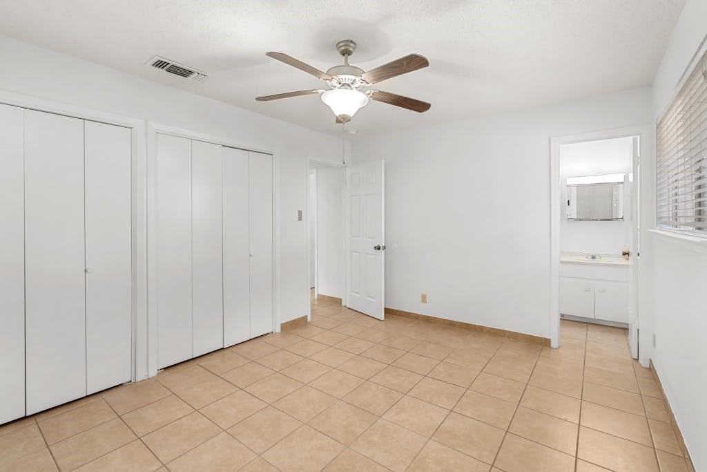914 Speer Ln Property Photo 14