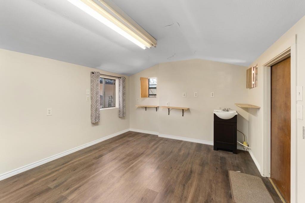 914 Speer Ln Property Photo 20