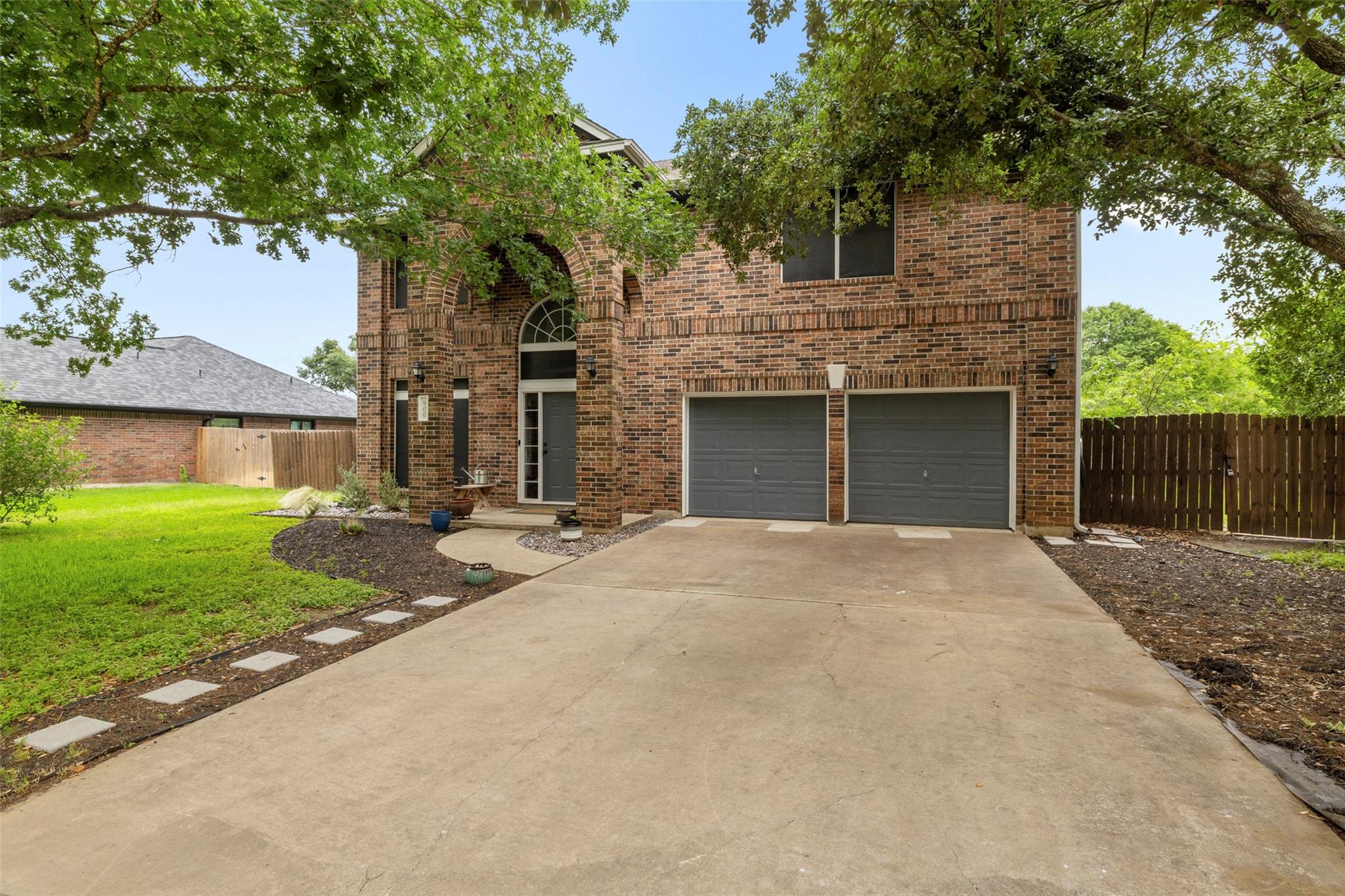 900 Laurel Cv Property Photo 2