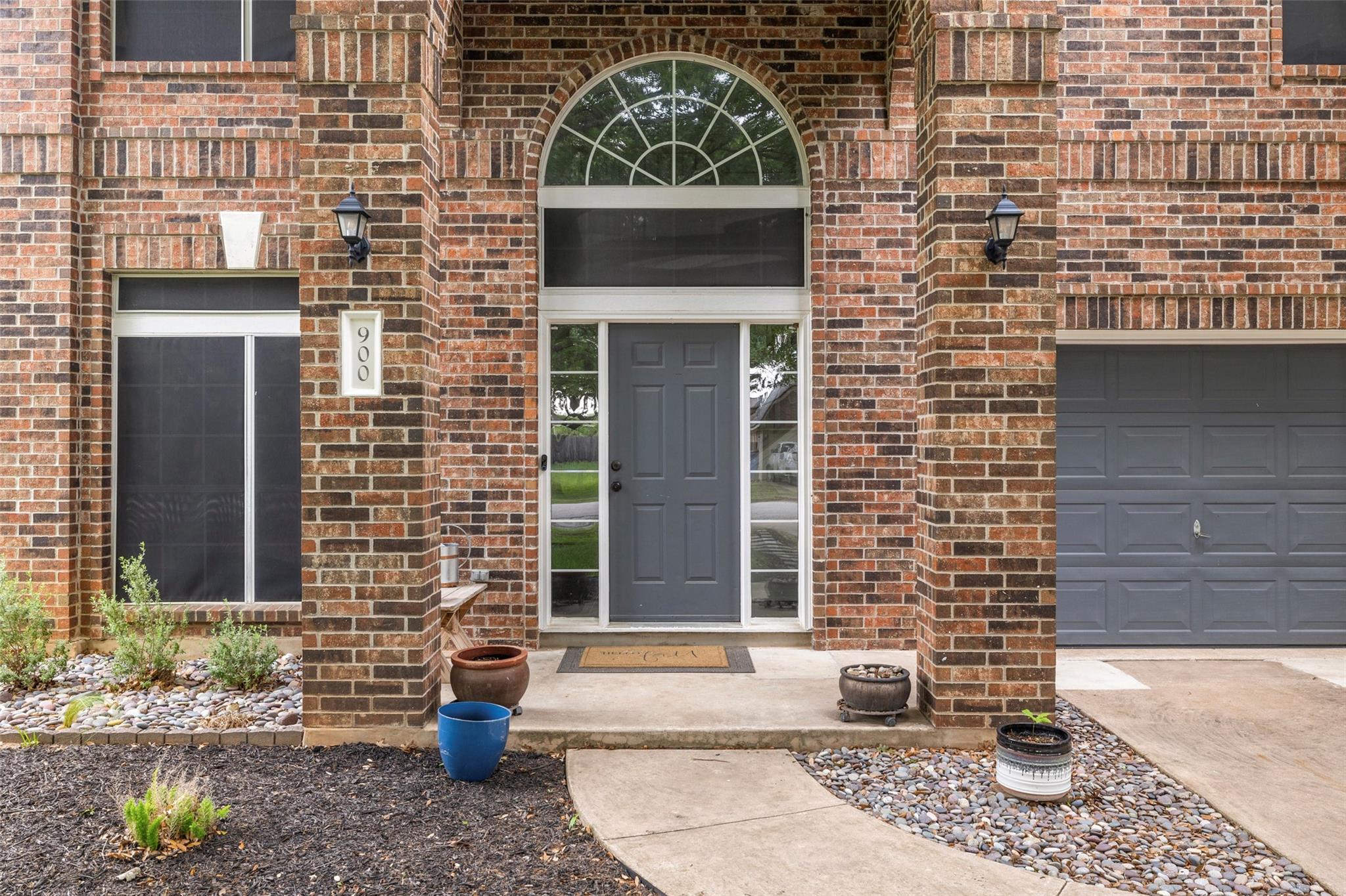 900 Laurel Cv Property Photo 3