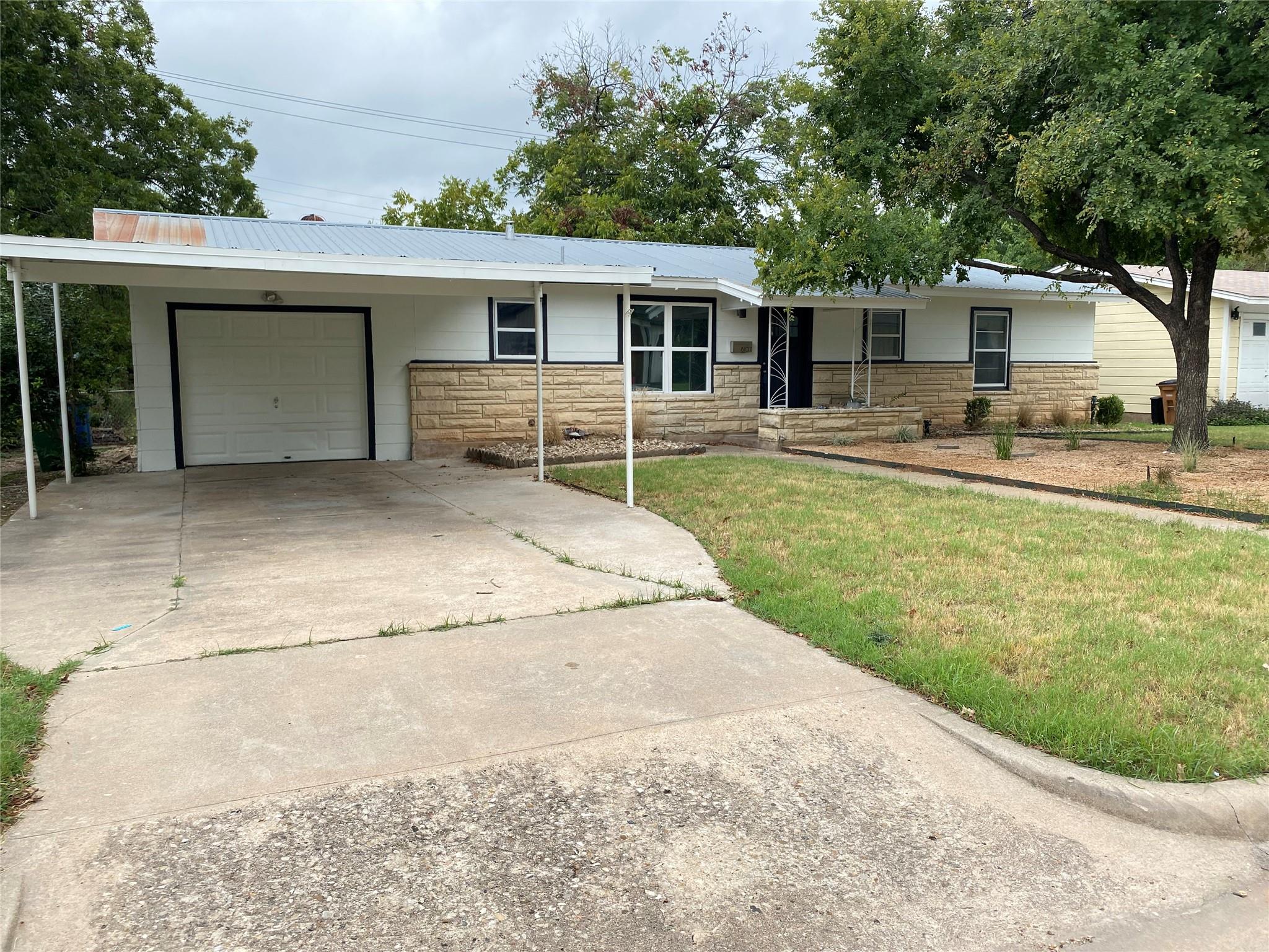 8107 Lazy Ln Property Photo 4