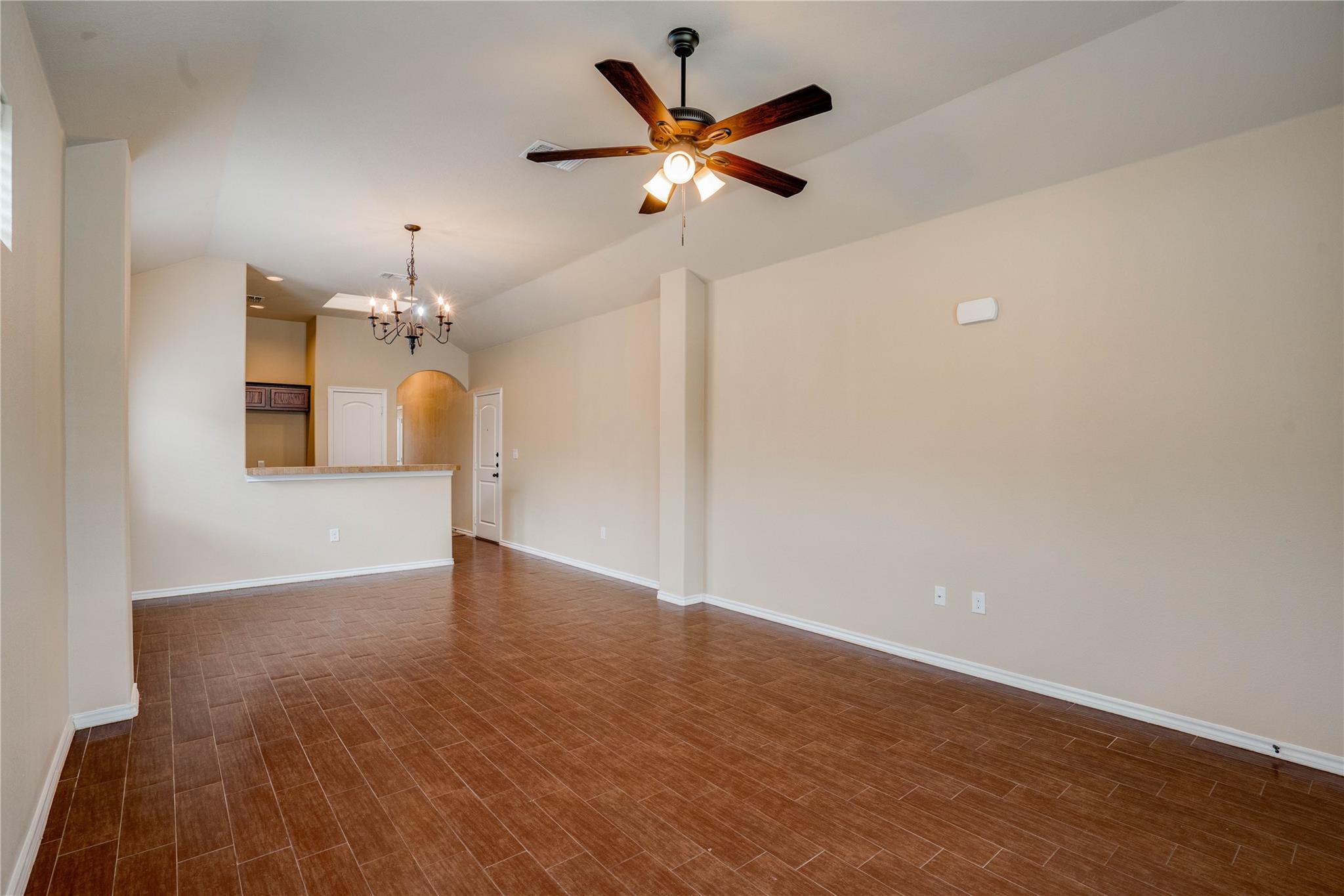 119 Creekside Villa Dr Property Photo 4