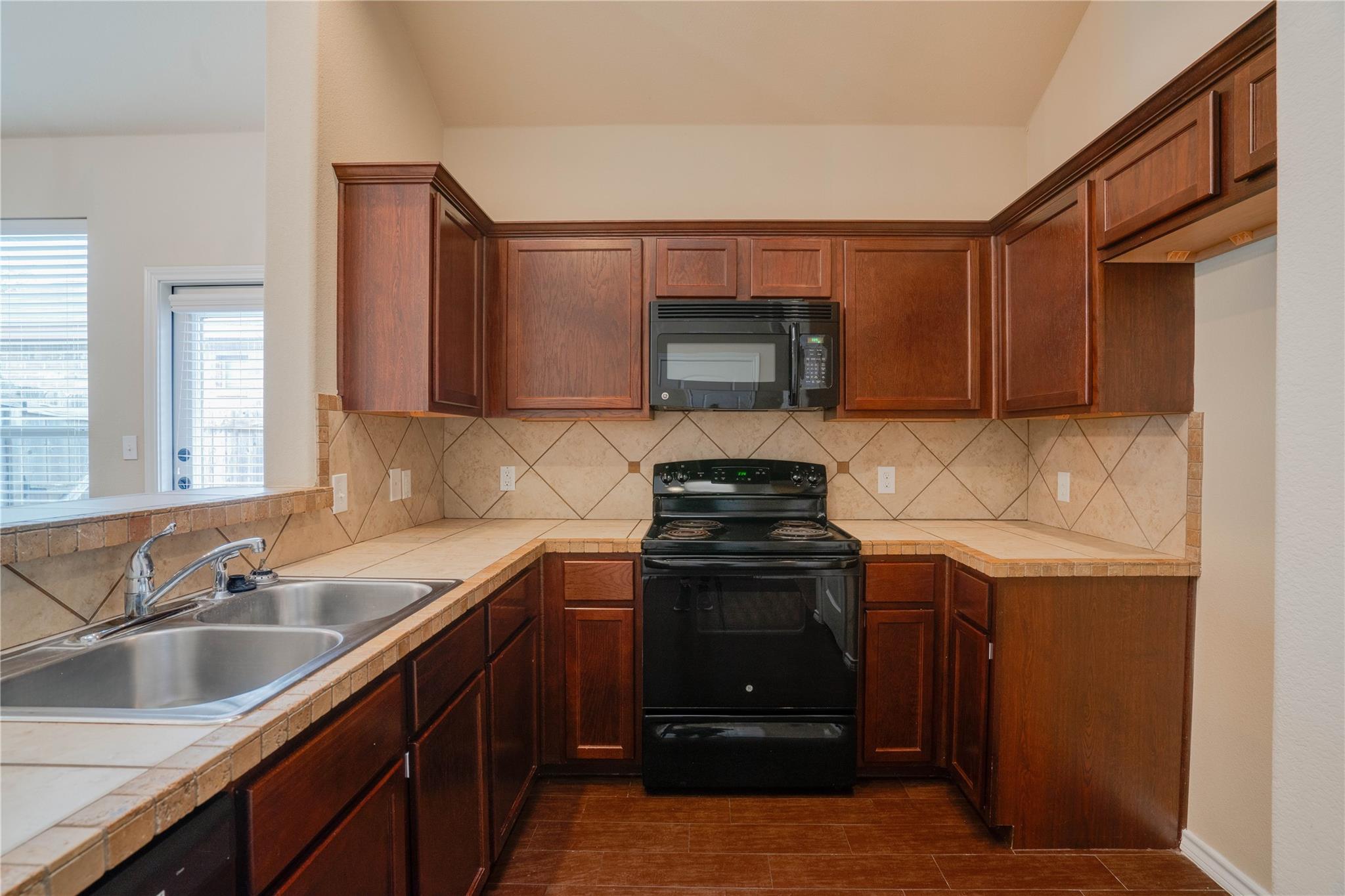 119 Creekside Villa Dr Property Photo 10