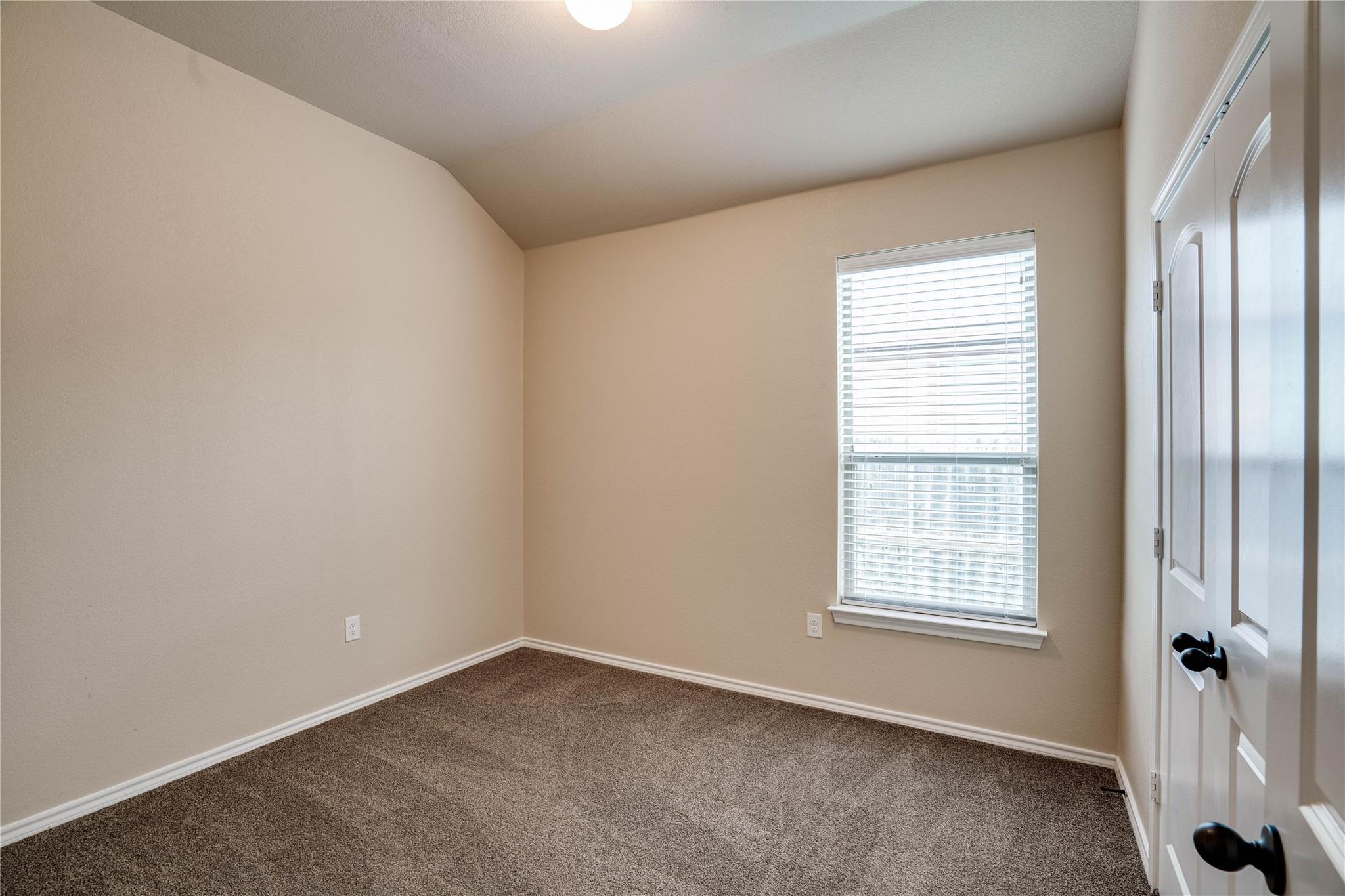 119 Creekside Villa Dr Property Photo 11