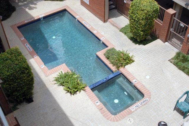 106 E 30th St 307 Property Photo 2