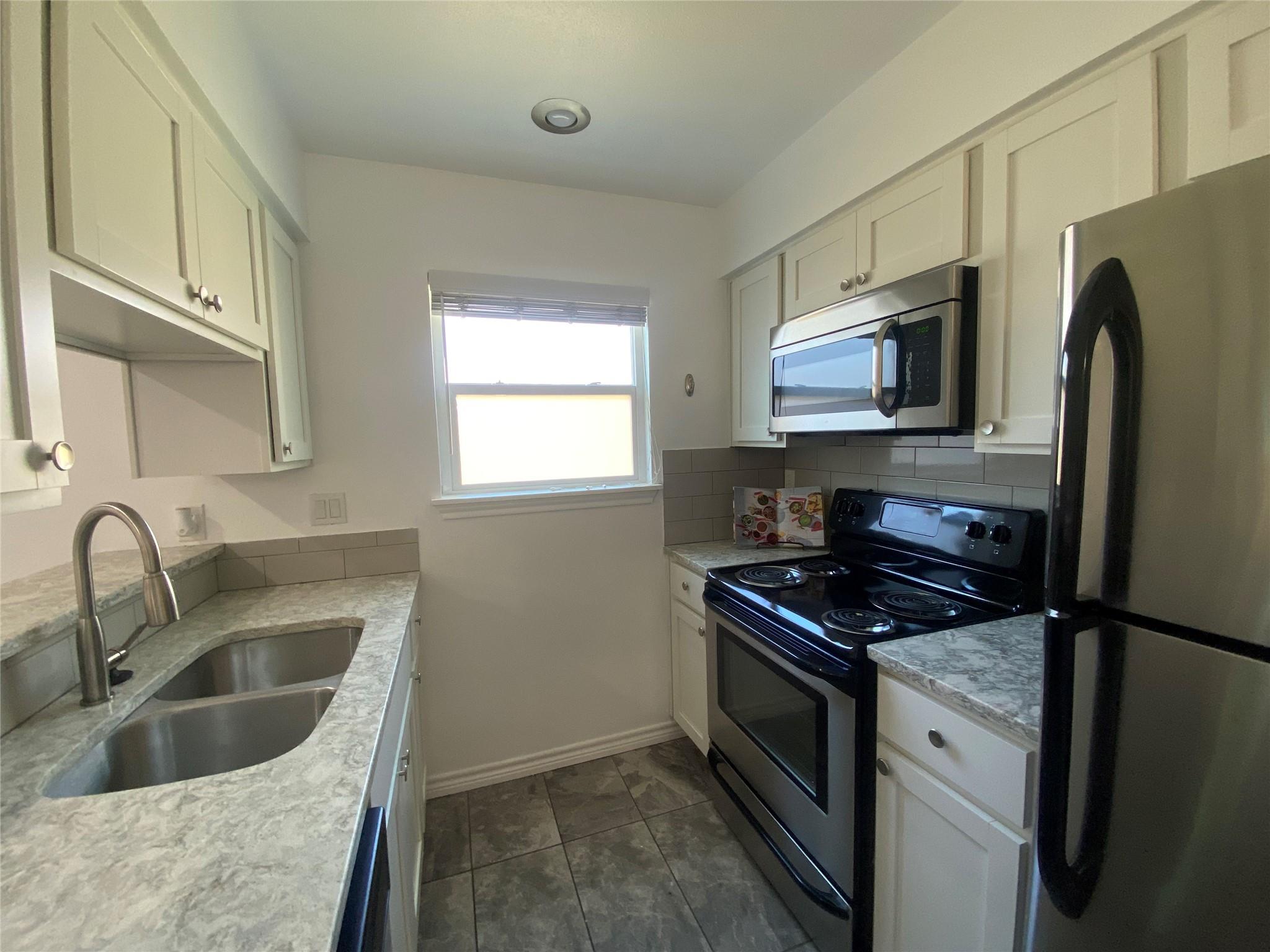 3819 Southway Dr 215 Property Photo 7