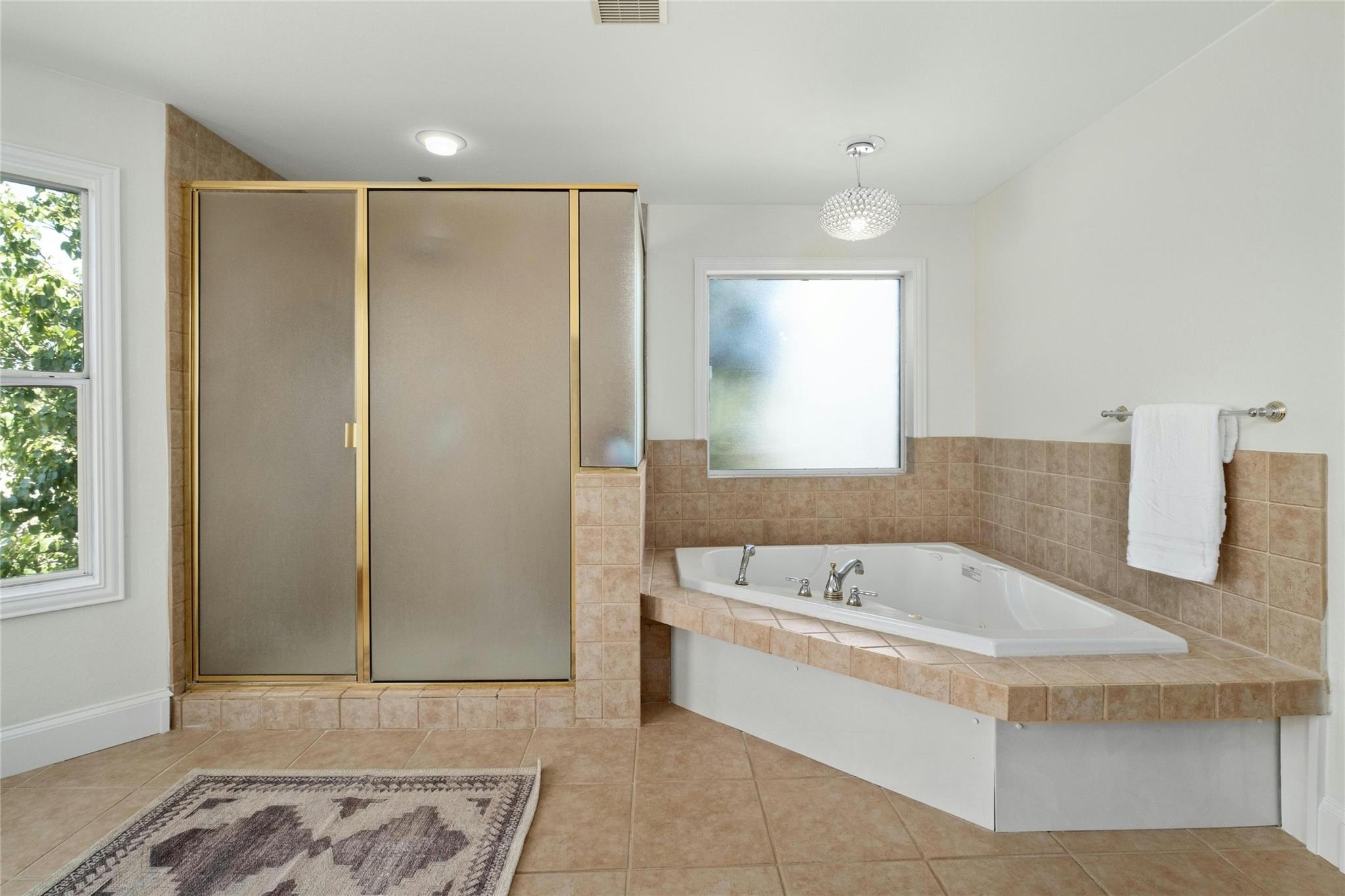 200 Oak Forest Dr Property Photo 23