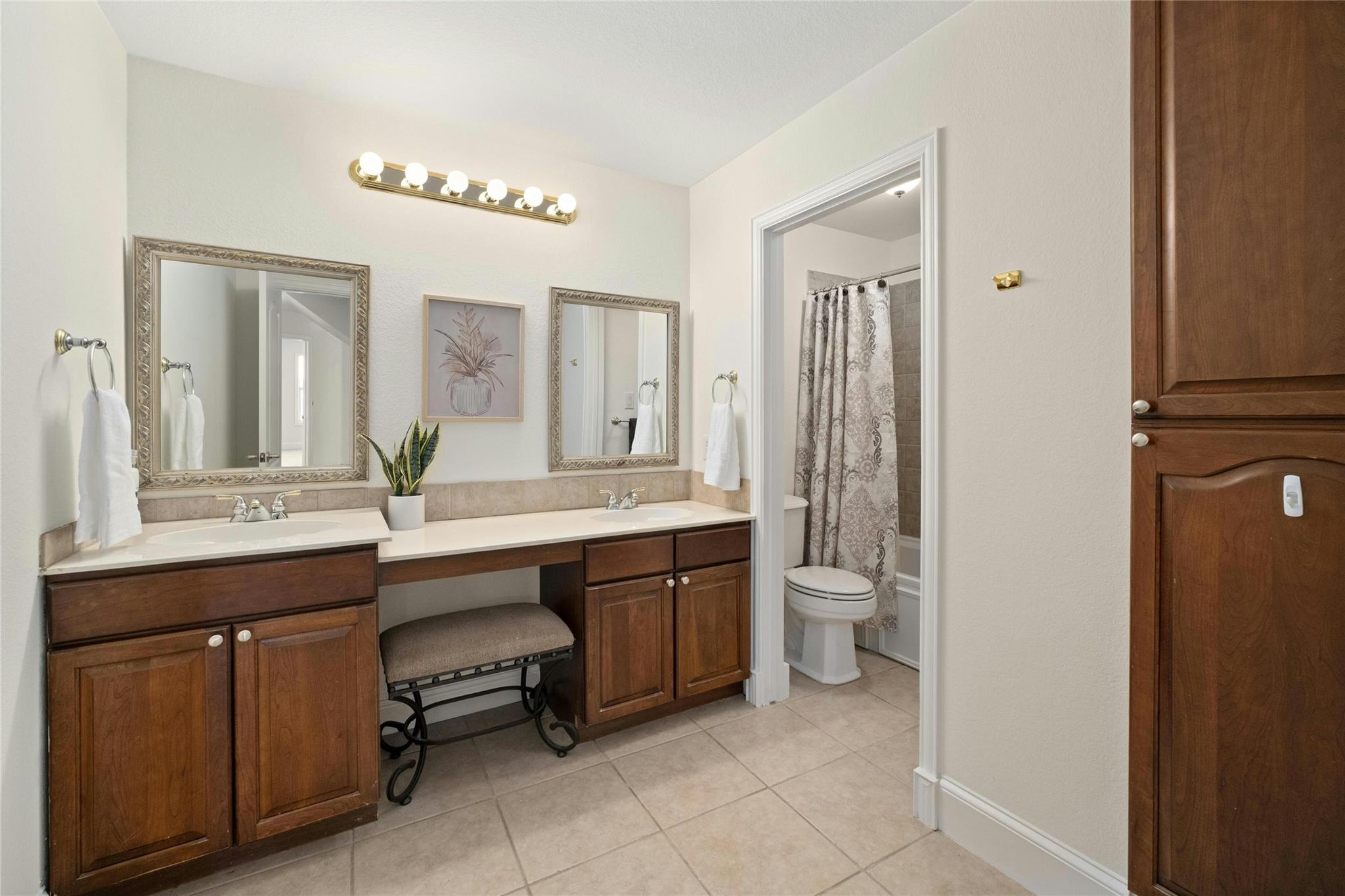 200 Oak Forest Dr Property Photo 28