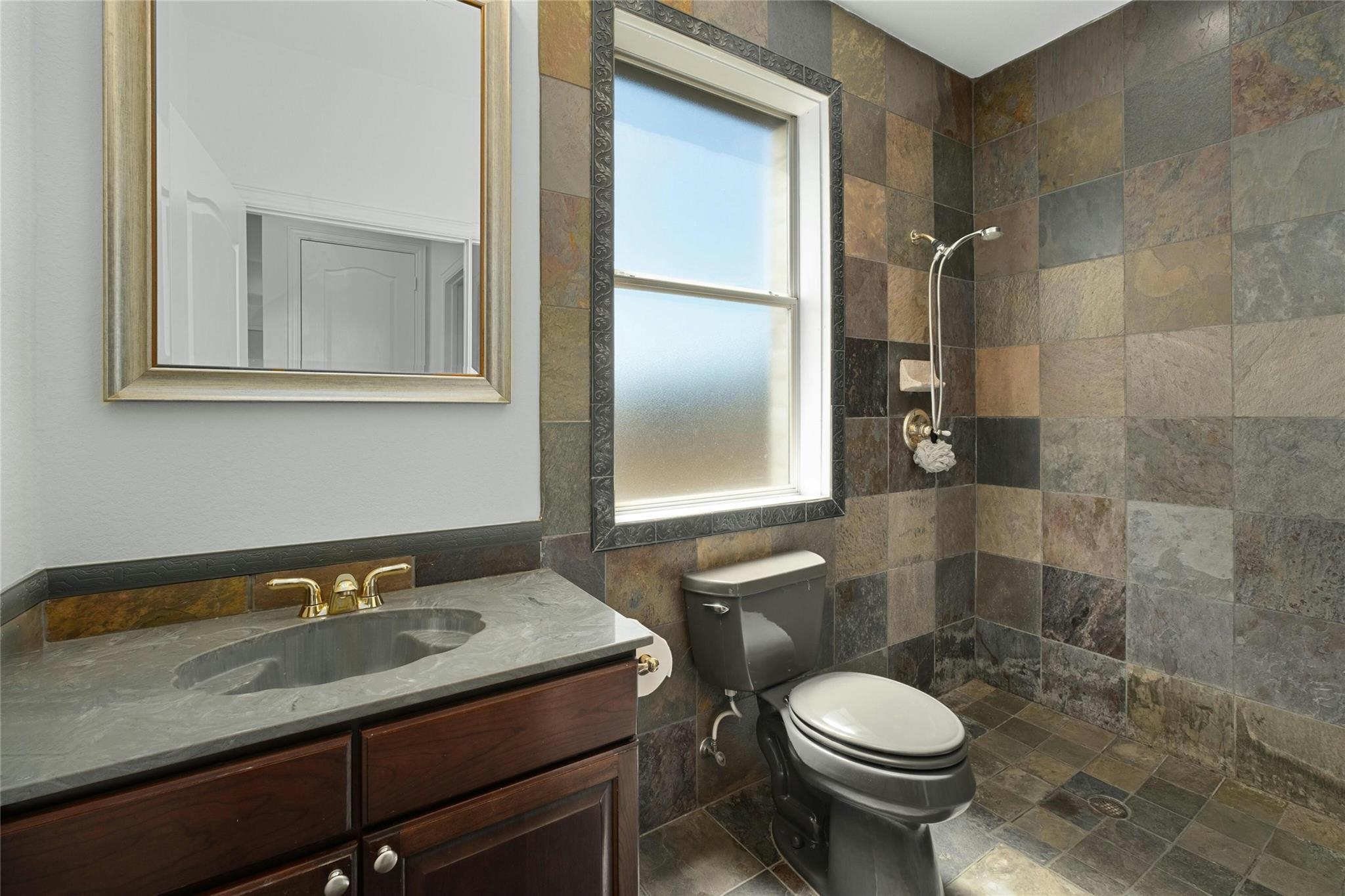 200 Oak Forest Dr Property Photo 34
