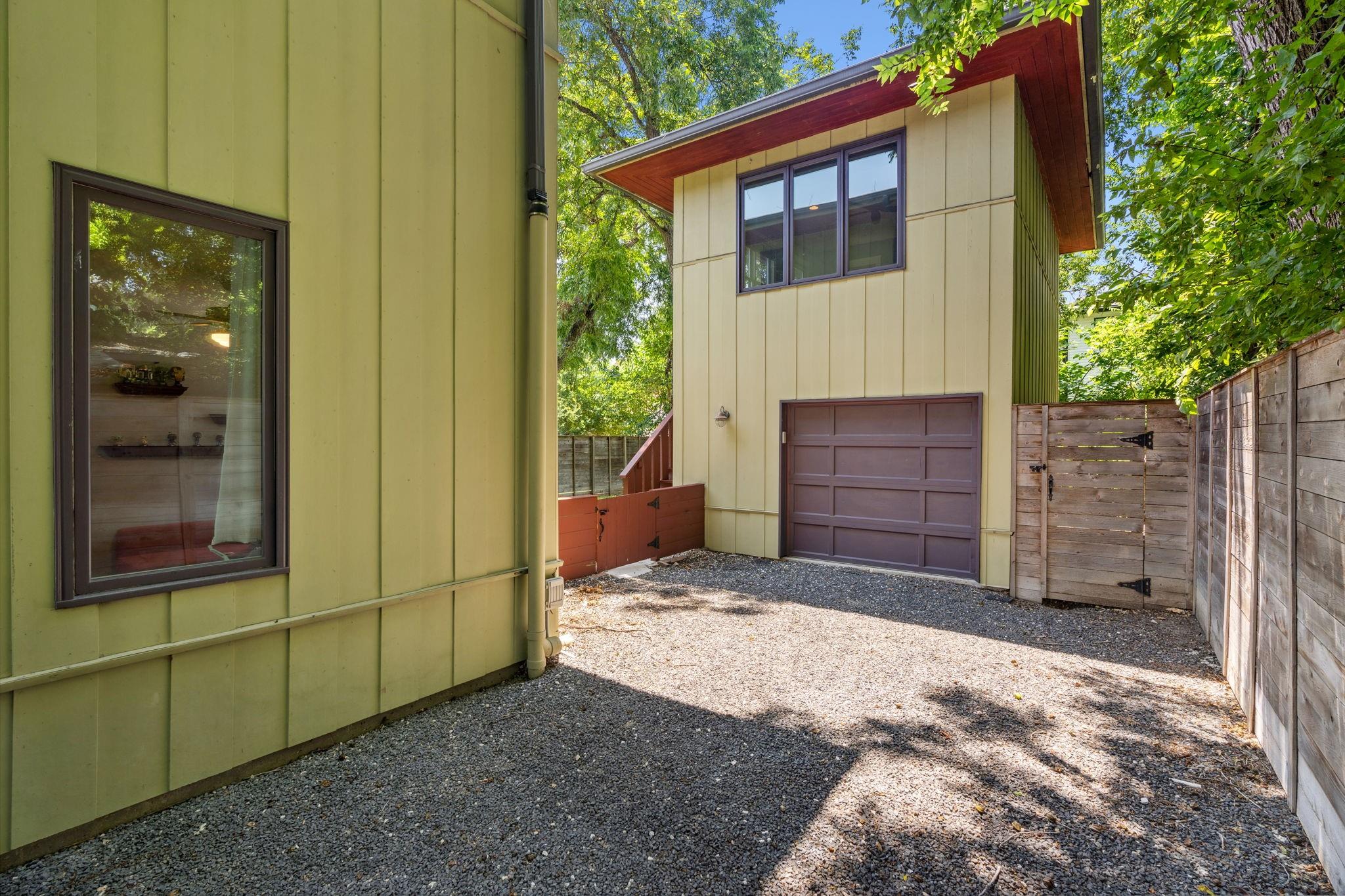 1611 Bauerle Ave Property Photo 25