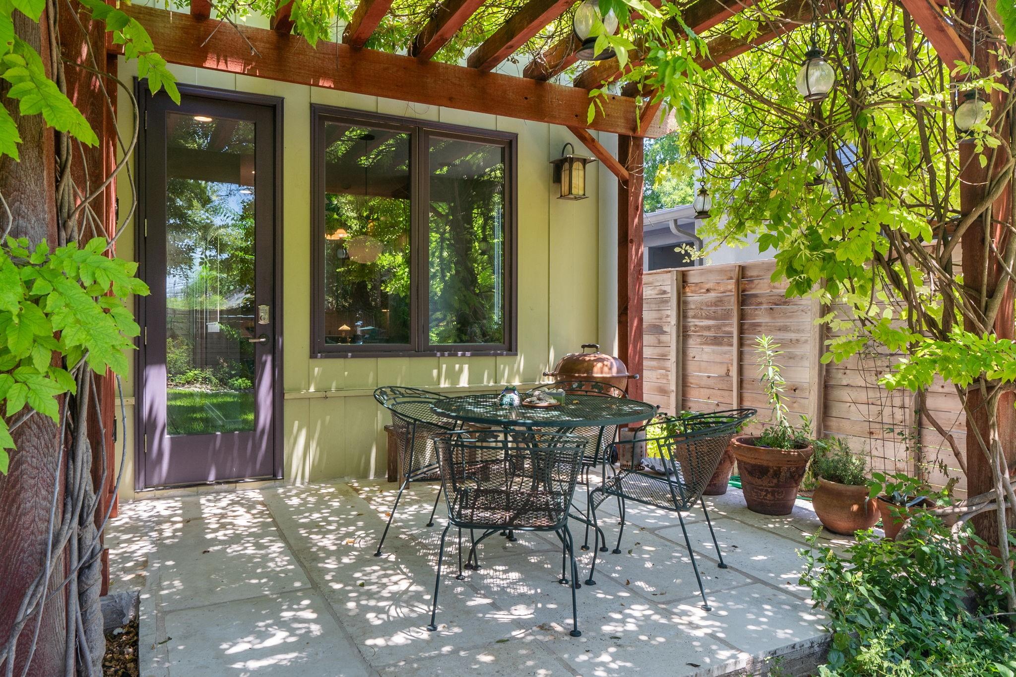 1611 Bauerle Ave Property Photo 33