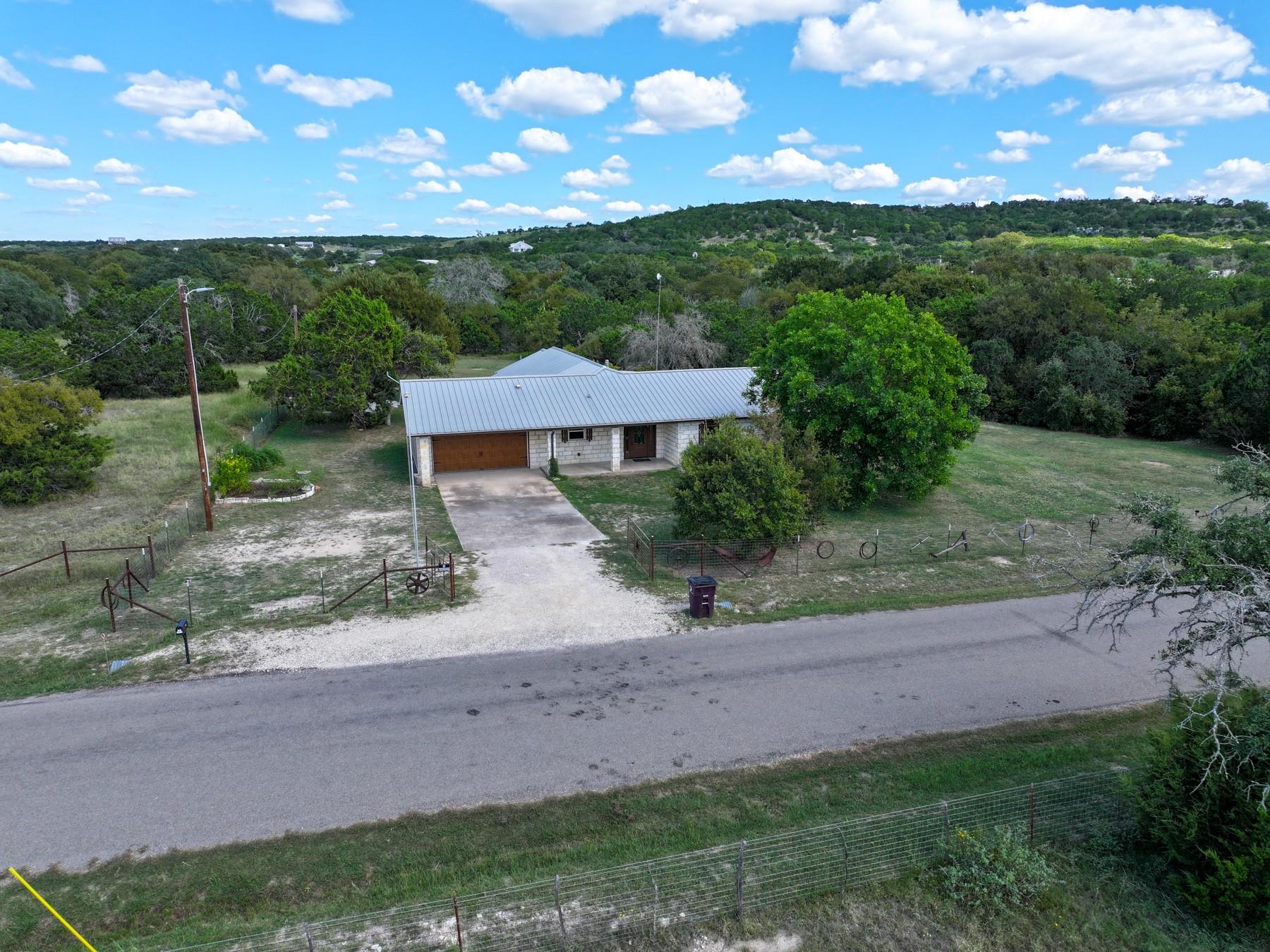 401 County Road 334 Property Photo 32
