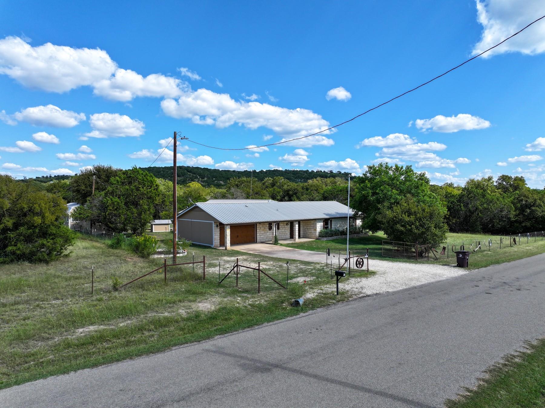 401 County Road 334 Property Photo 33