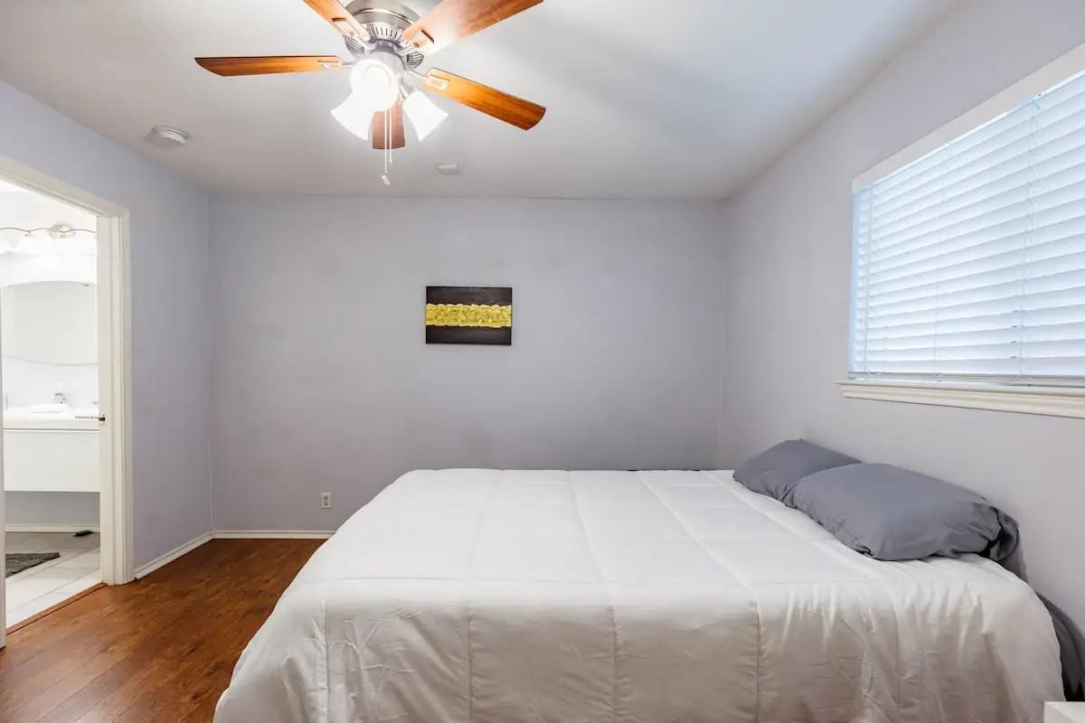 2505 Parker Ln B Property Photo 9