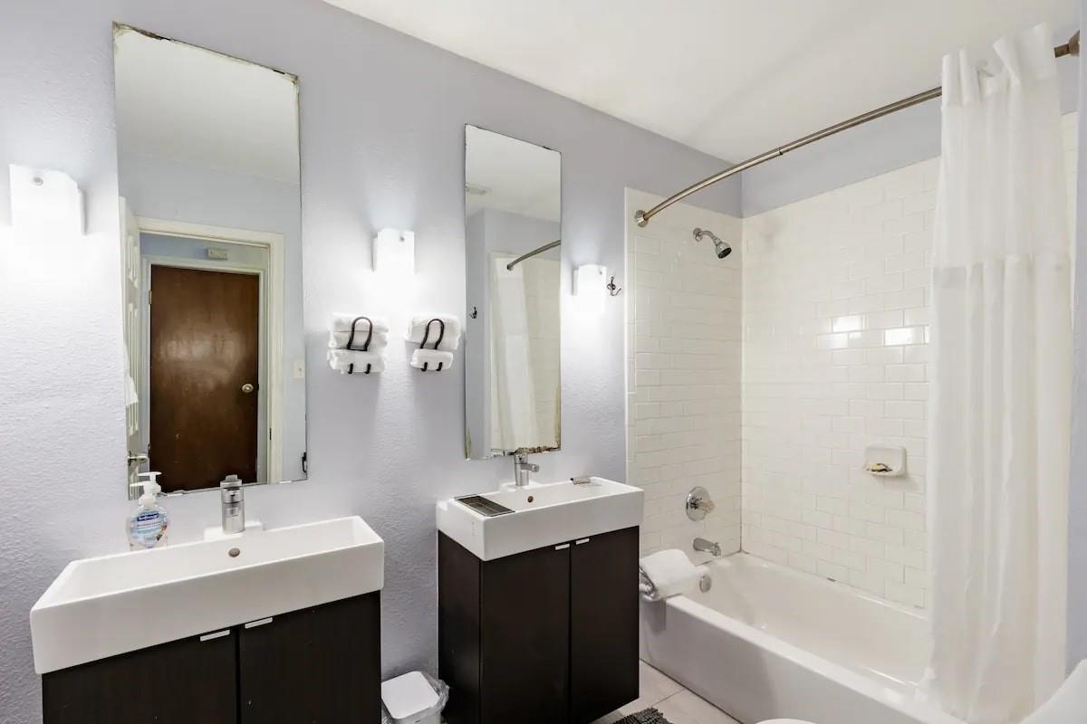 2505 Parker Ln B Property Photo 12