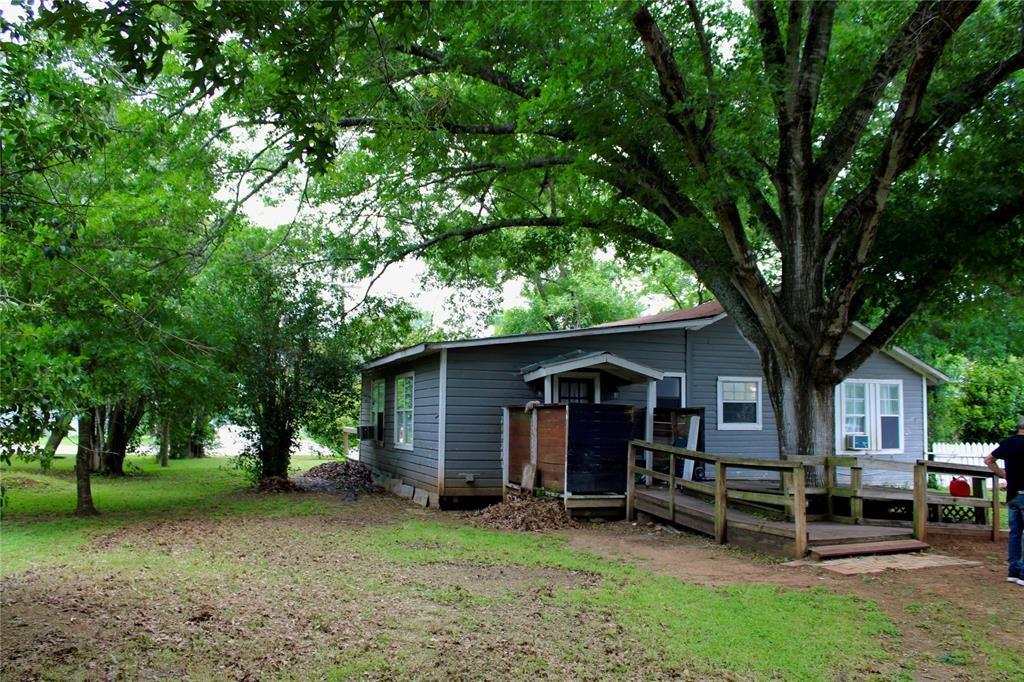 637 Trinity St Property Photo 5