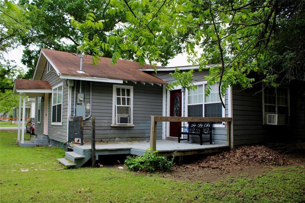 637 Trinity St Property Photo 10