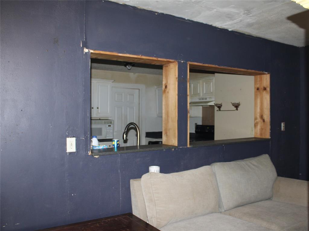 637 Trinity St Property Photo 15